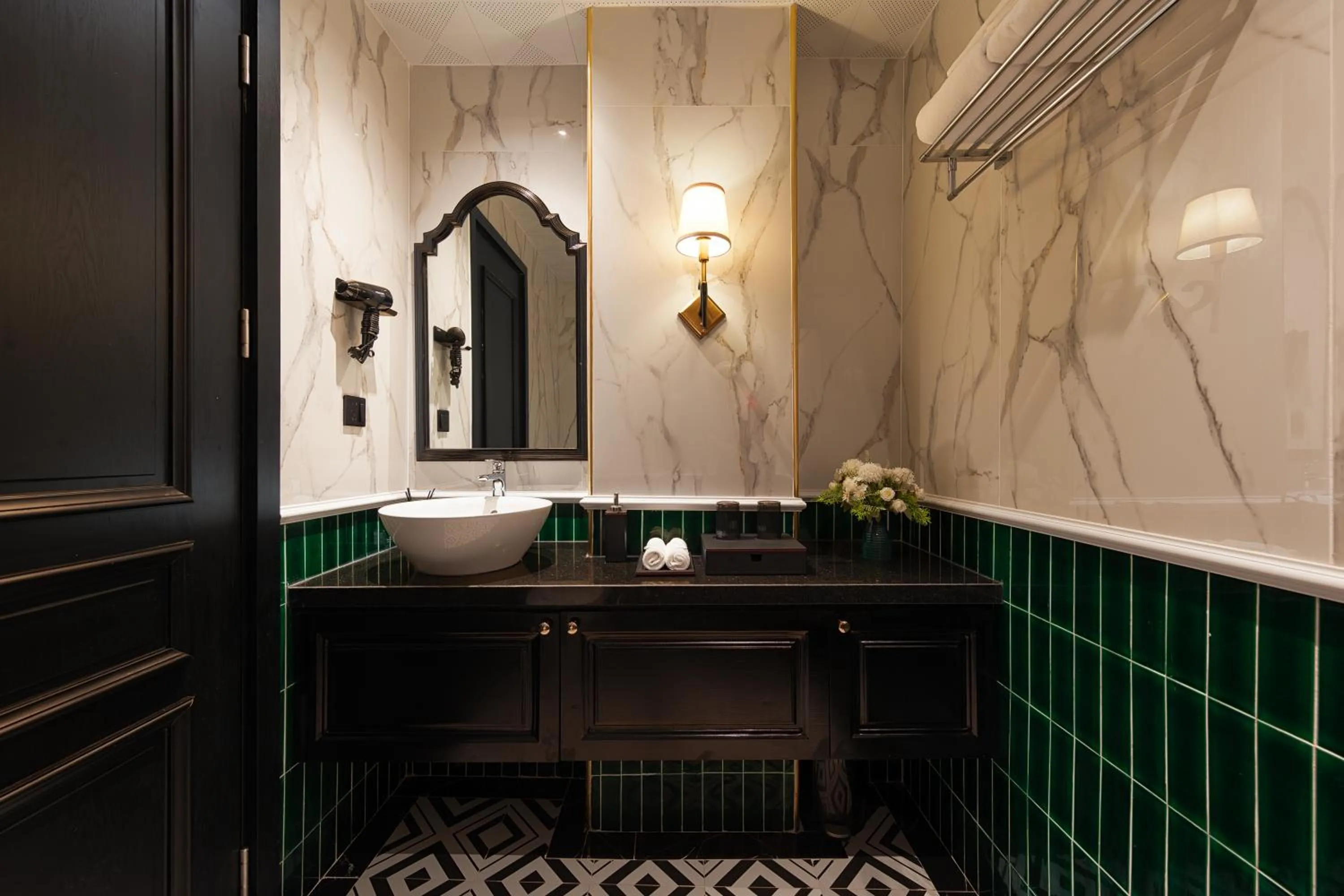Bathroom in C'Lau Hotel Ninh Binh - A Gem Nestled in Ancient Quarter