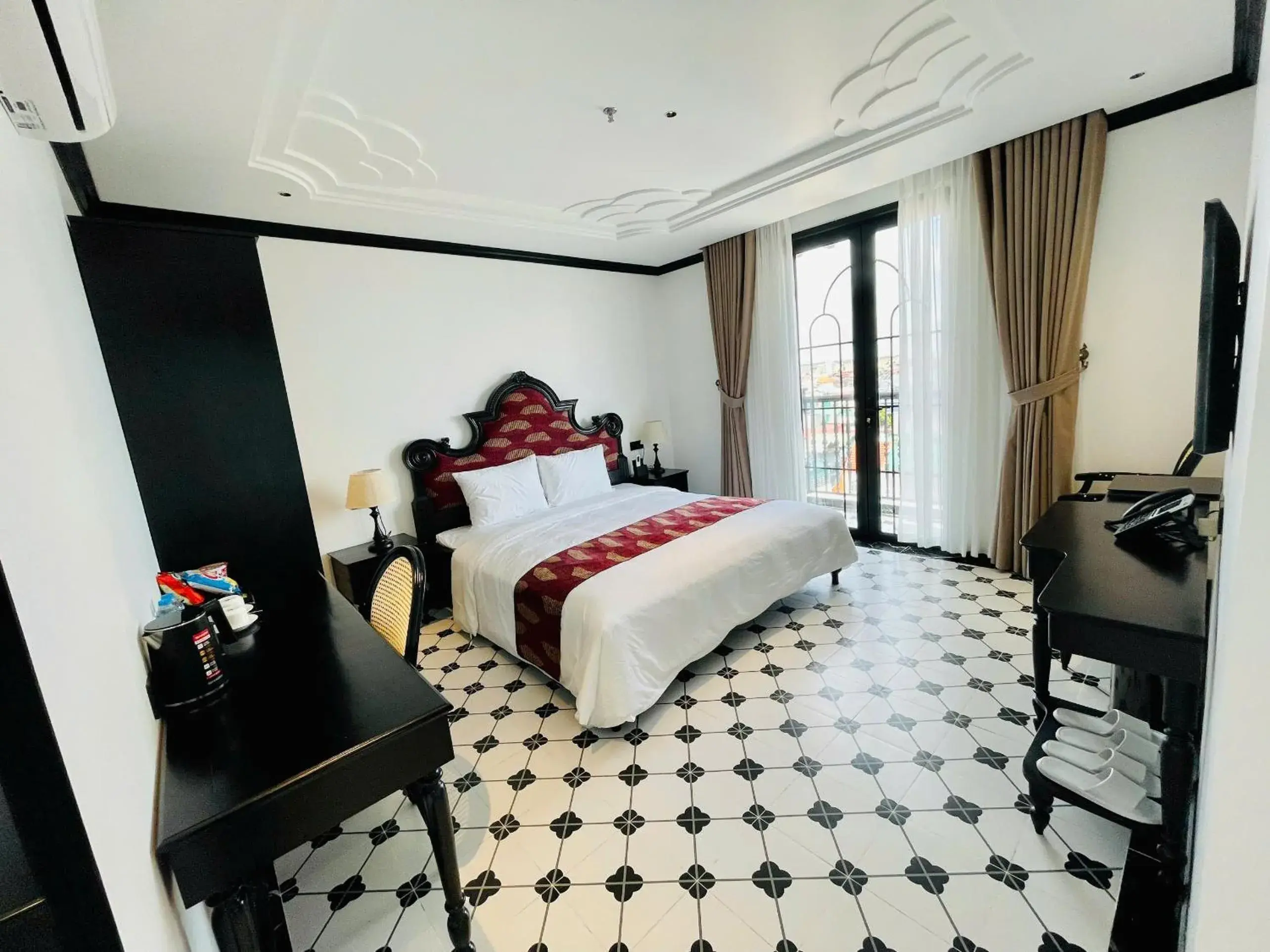 Deluxe Double Room with Balcony (Low Floor) in C'Lau Hotel Ninh Binh - A Gem Nestled in Ancient Quarter Deluxe Double Room with Balcony (Low Floor) in C'Lau Hotel Ninh Binh - A Gem Nestled in Ancient Quarter