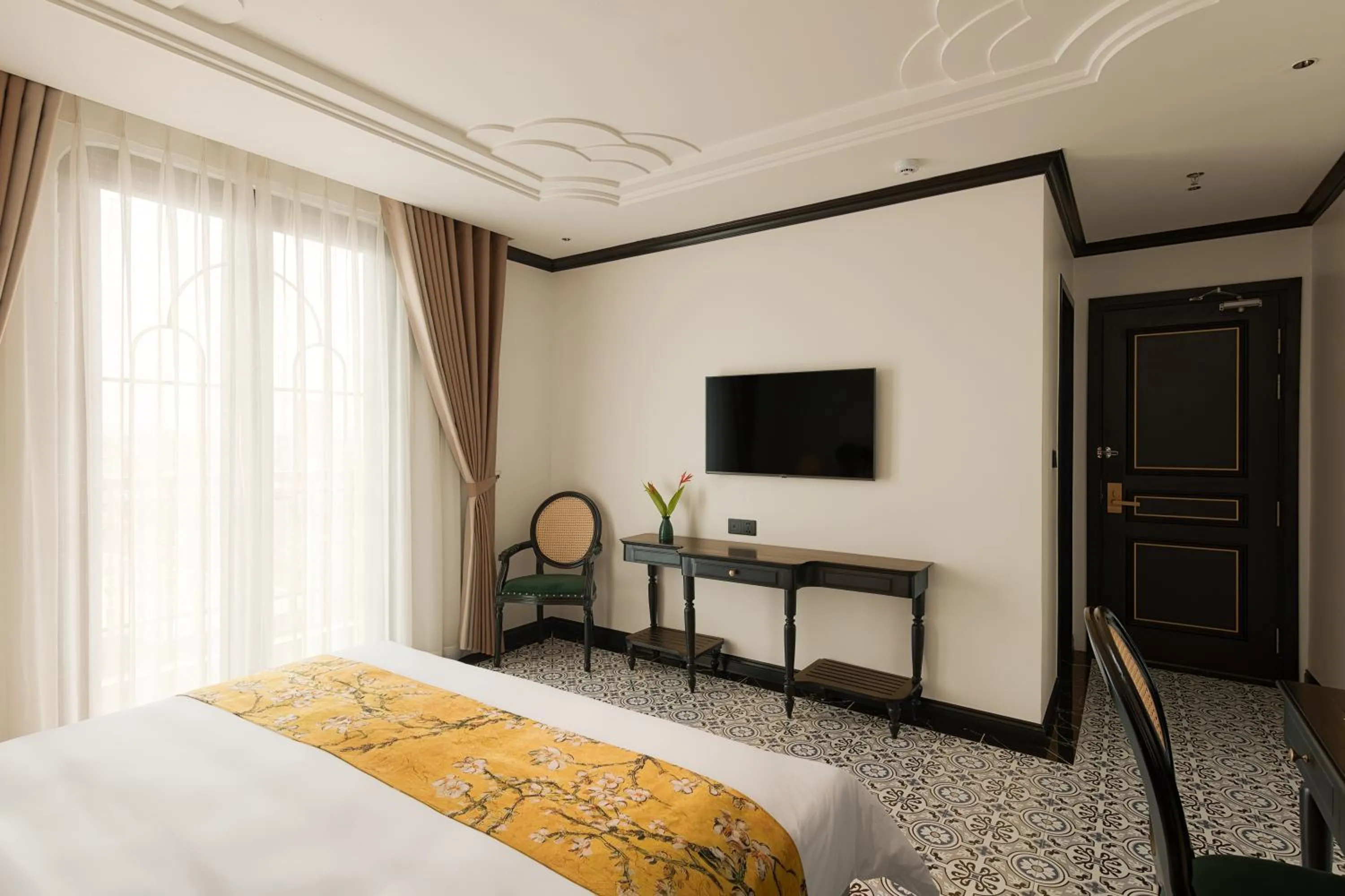 Communal lounge/ TV room, Bed in C'Lau Hotel Ninh Binh - A Gem Nestled in Ancient Quarter