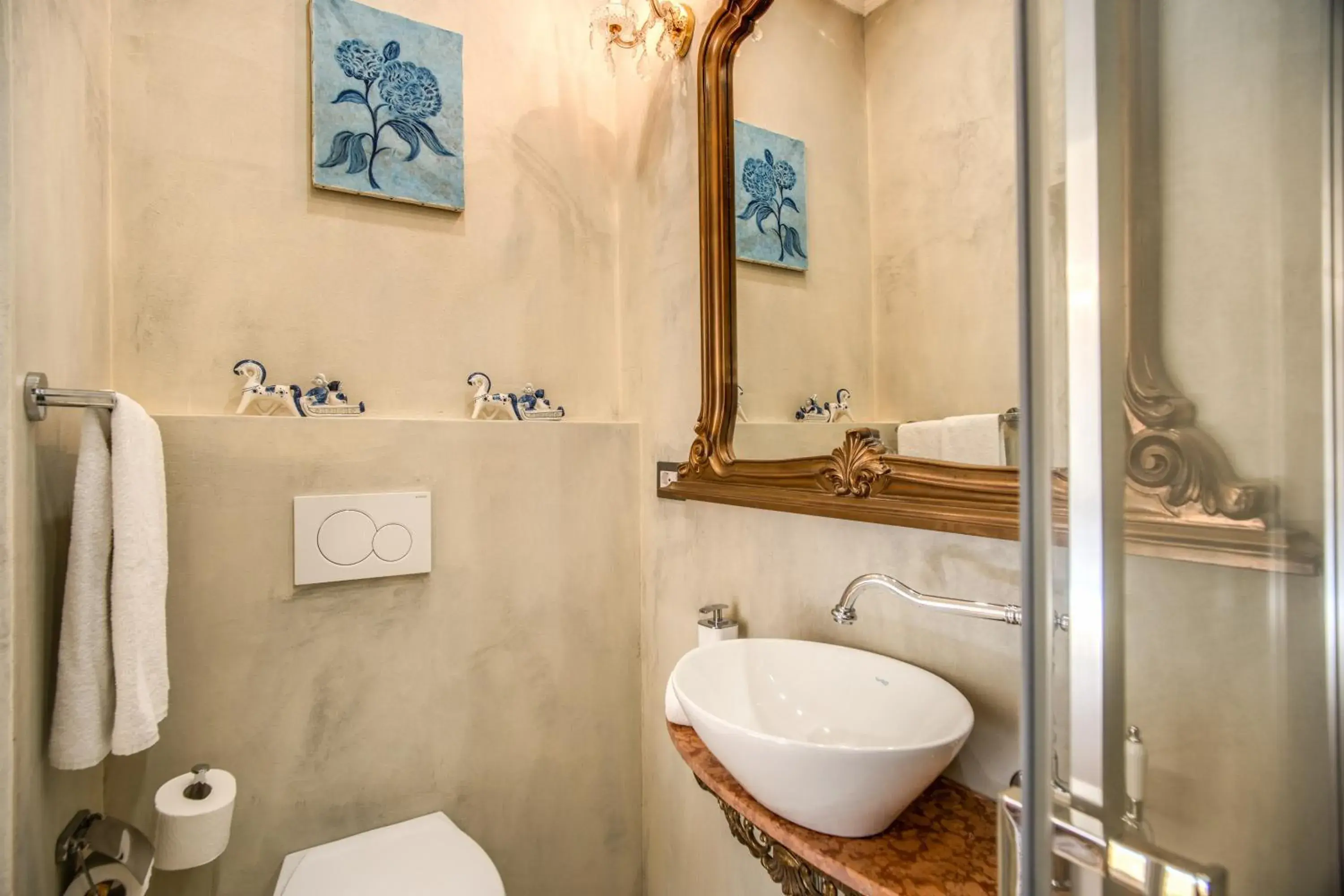 Double Room in Villa Alceo Double Room in Villa Alceo