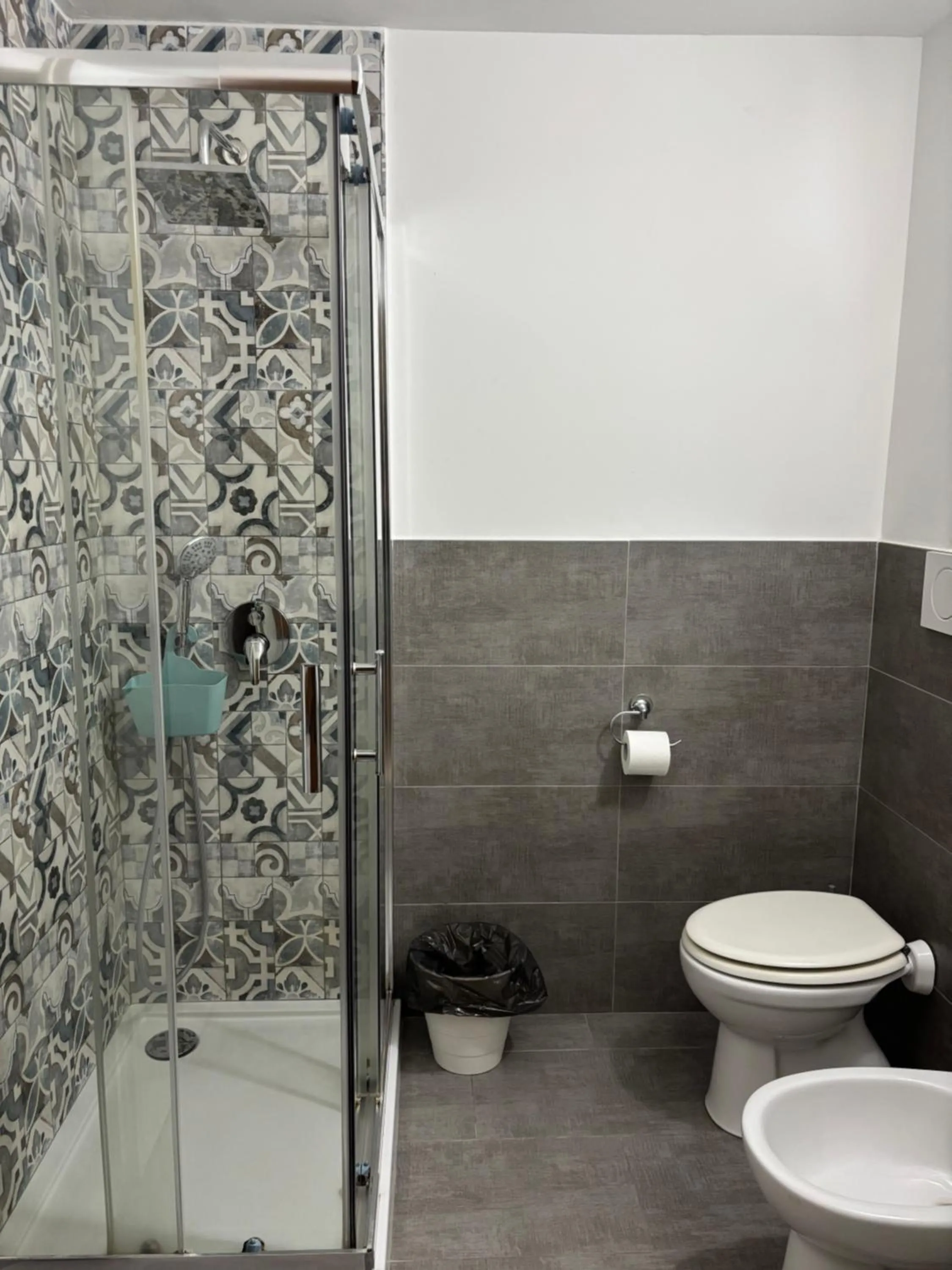 Shower in Le Torrette Rooms and Apartments