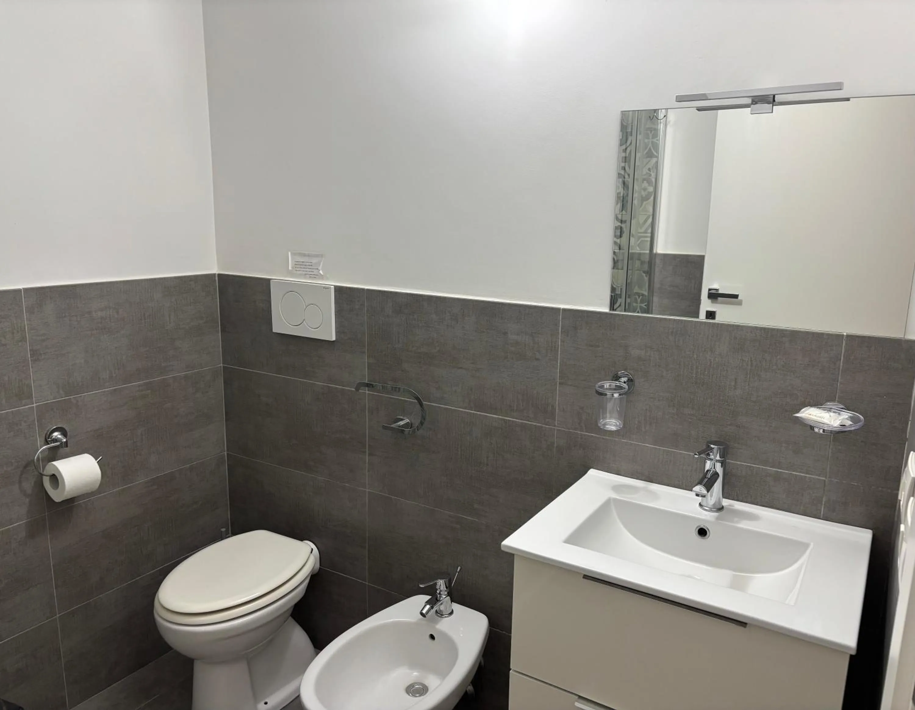 Shower in Le Torrette Rooms and Apartments
