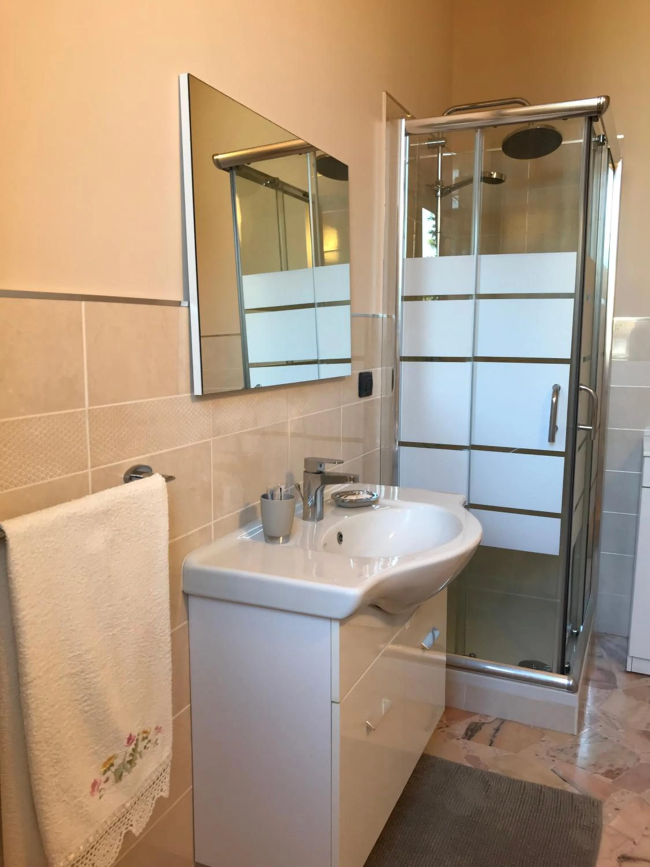 Bathroom in Le Torrette Rooms and Apartments