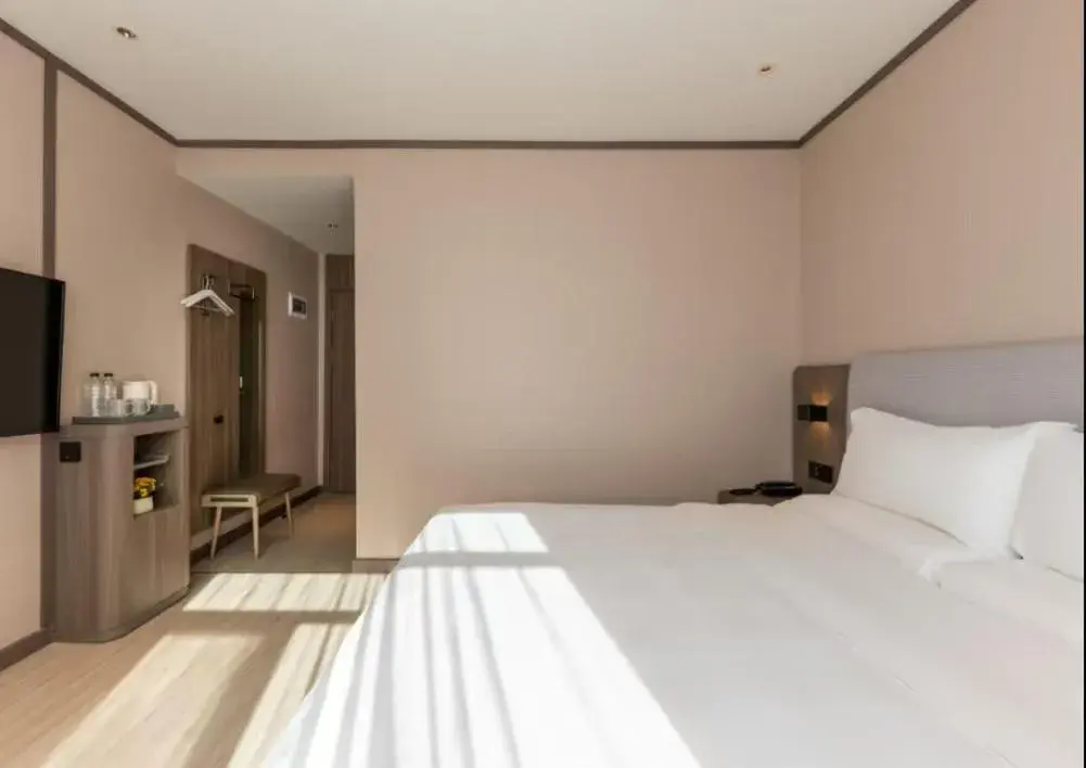 Bedroom, Bed in Hanting Hotel Beijing Beiqijia Future Science and Technology City Bedroom, Bed in Hanting Hotel Beijing Beiqijia Future Science and Technology City