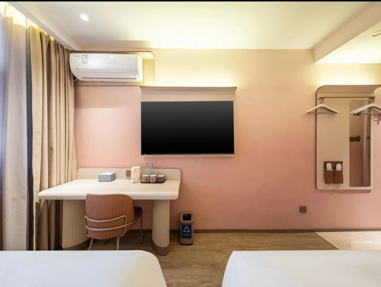 air conditioner in Hanting Hotel Beijing Tiananmen Square