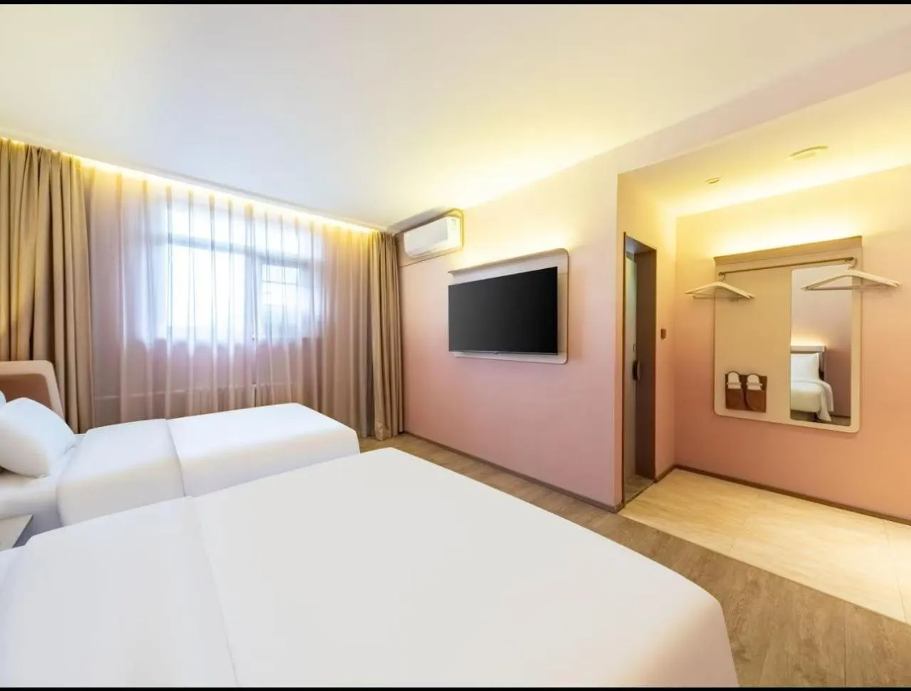 Bedroom in Hanting Hotel Beijing Tiananmen Square