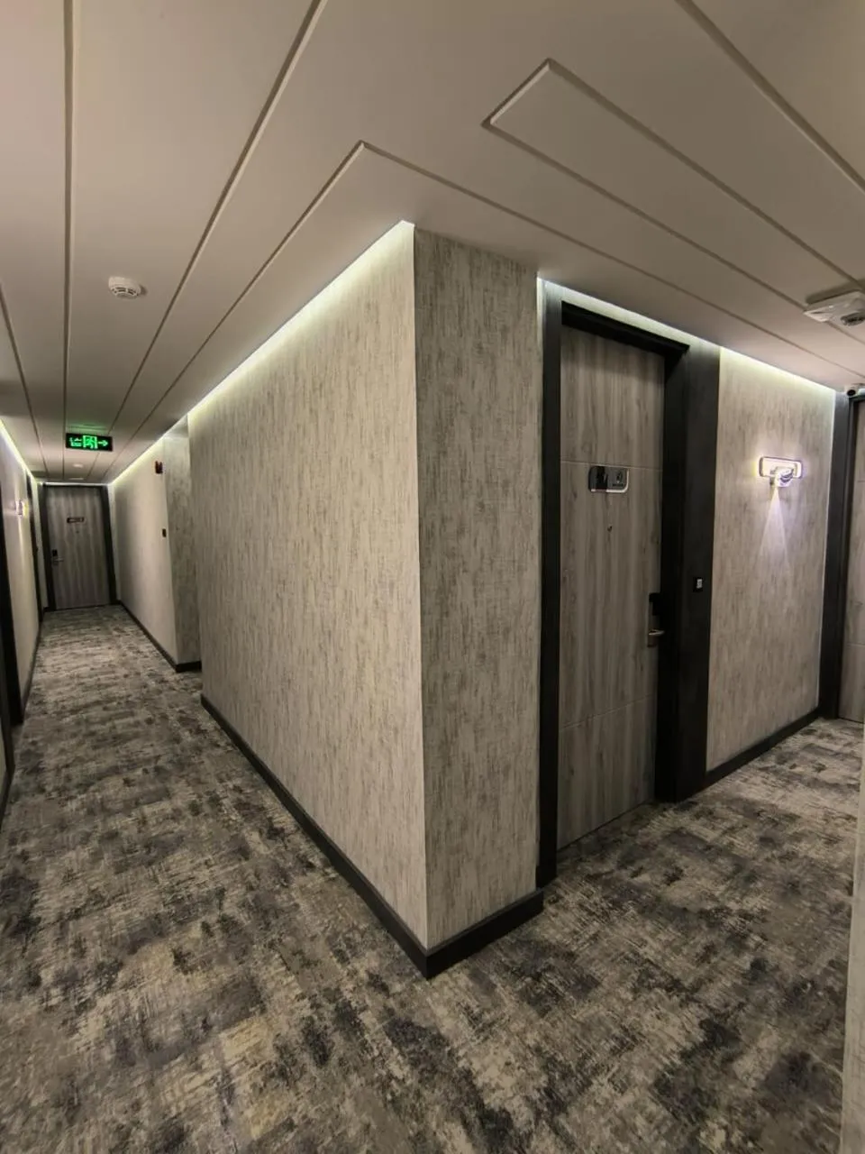 Roya Downtown Boutique Hotel