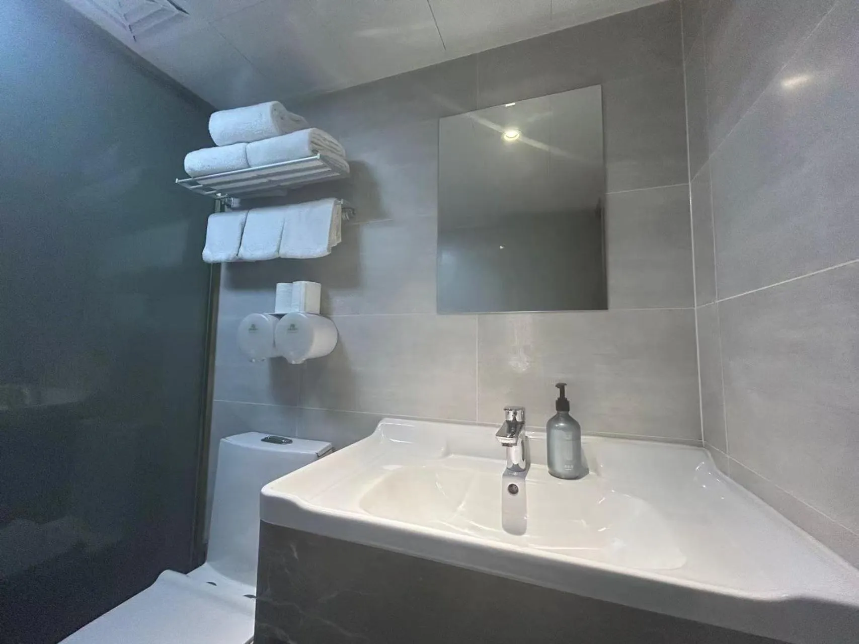 Toilet in Hanting Hotel Beijing Fuchengmen Fuwai Hospital