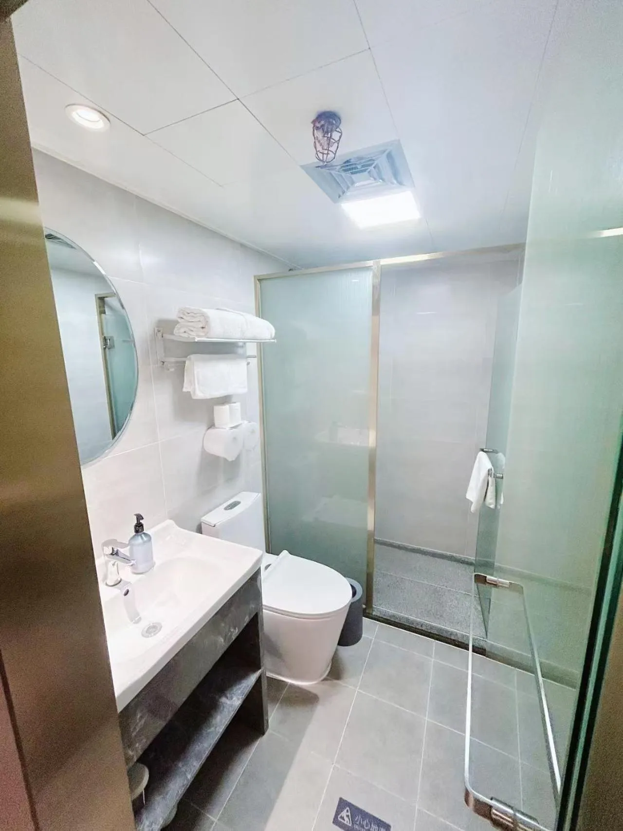 Shower in Hanting Hotel Beijing Fuchengmen Fuwai Hospital
