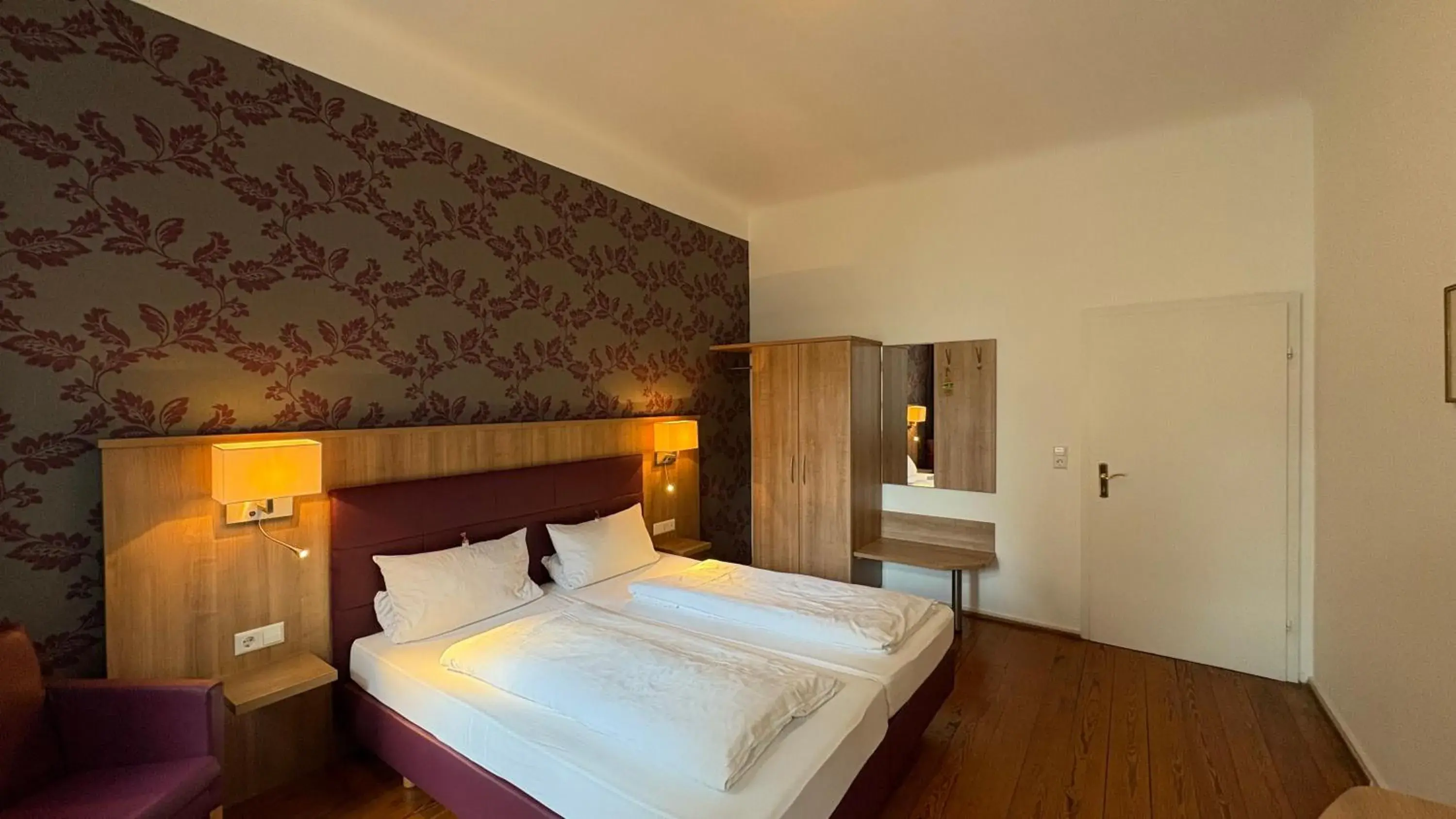 Superior Double Room - single occupancy in Hotel Am Kornmarkt Superior Double Room - single occupancy in Hotel Am Kornmarkt