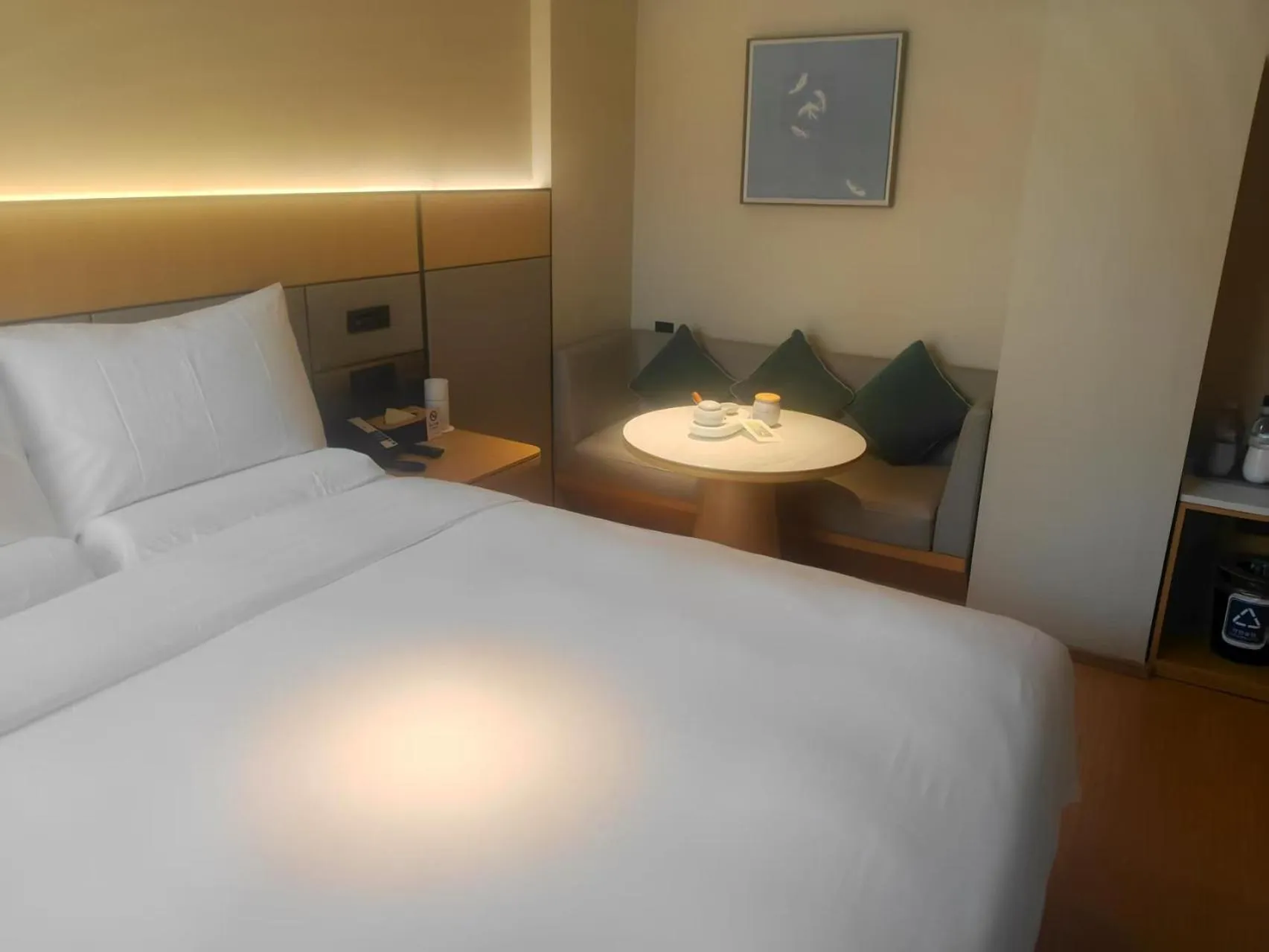 Photo of the whole room, Bed in JI Hotel Beijing Lize Business Wanfeng Road