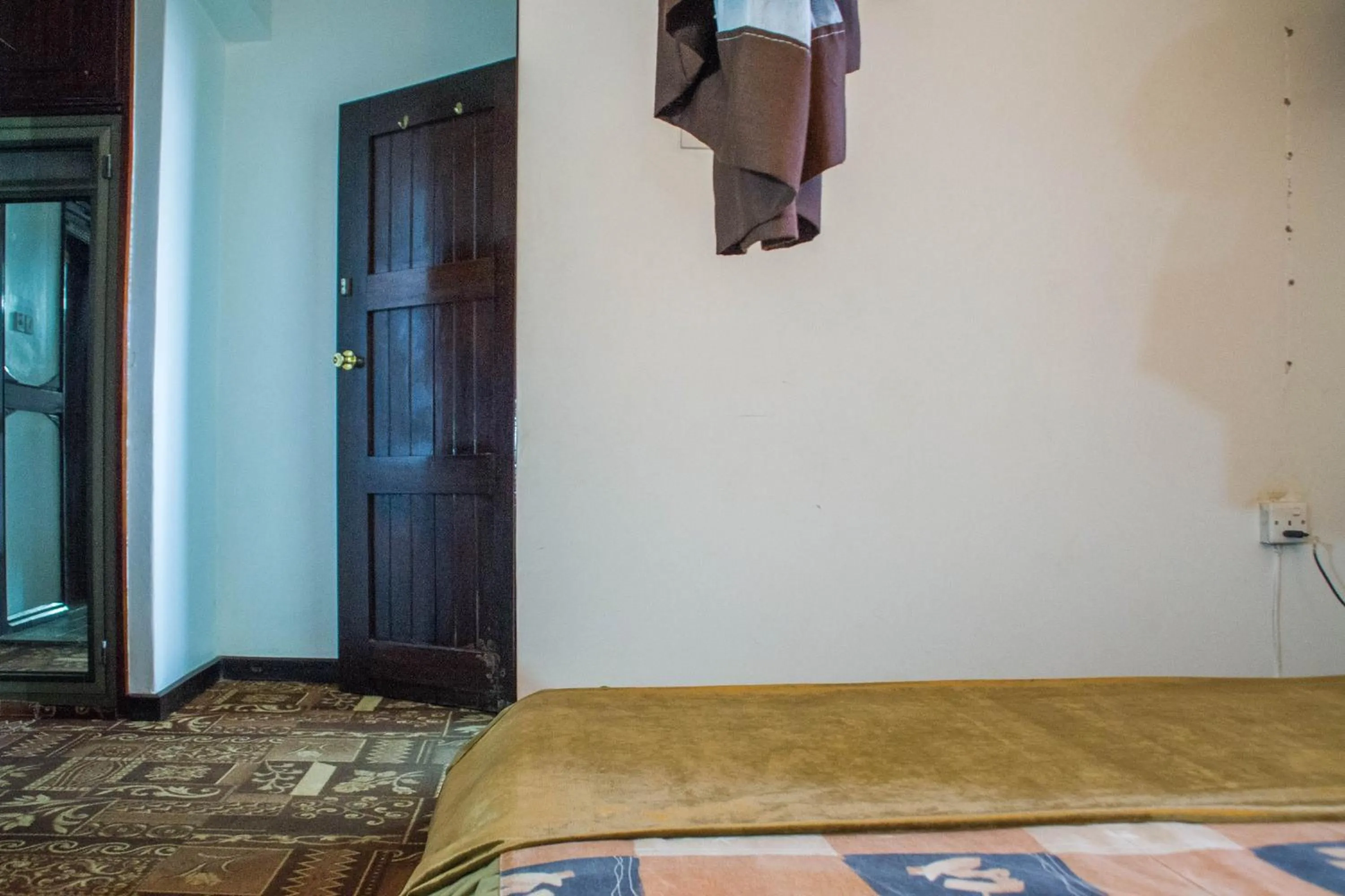 Bed in Oxford Royal Hotel