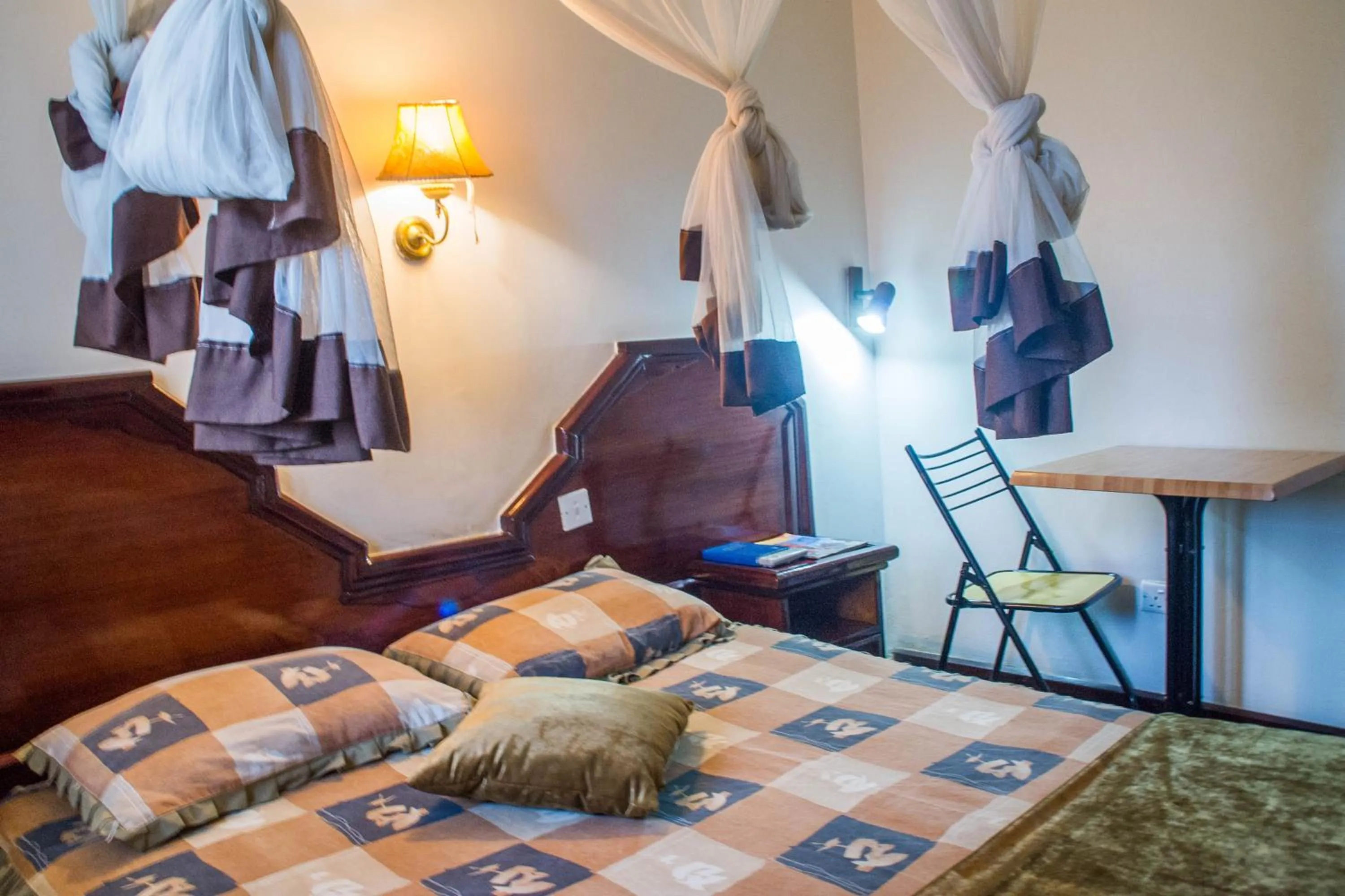 Bed in Oxford Royal Hotel