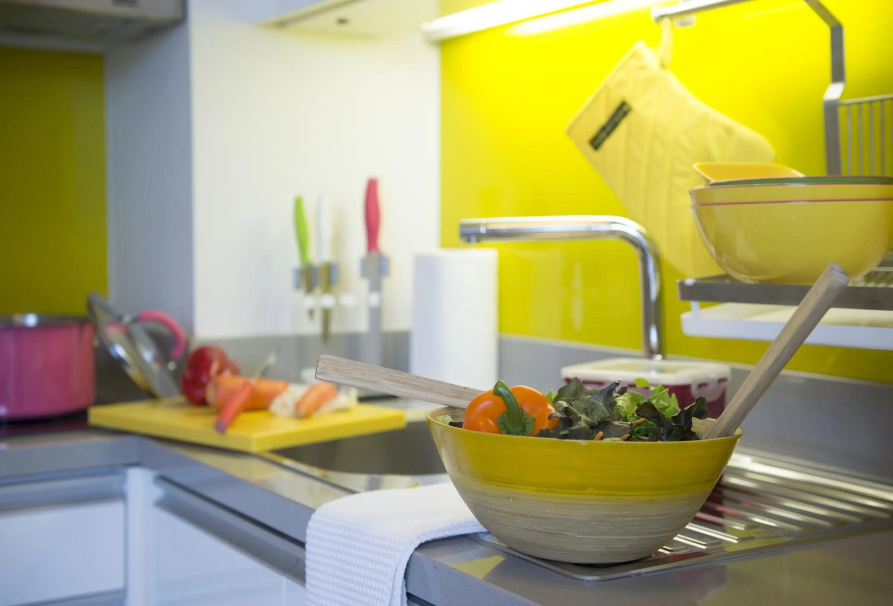 Kitchen or kitchenette in Cassia Phuket, part of Banyan Group