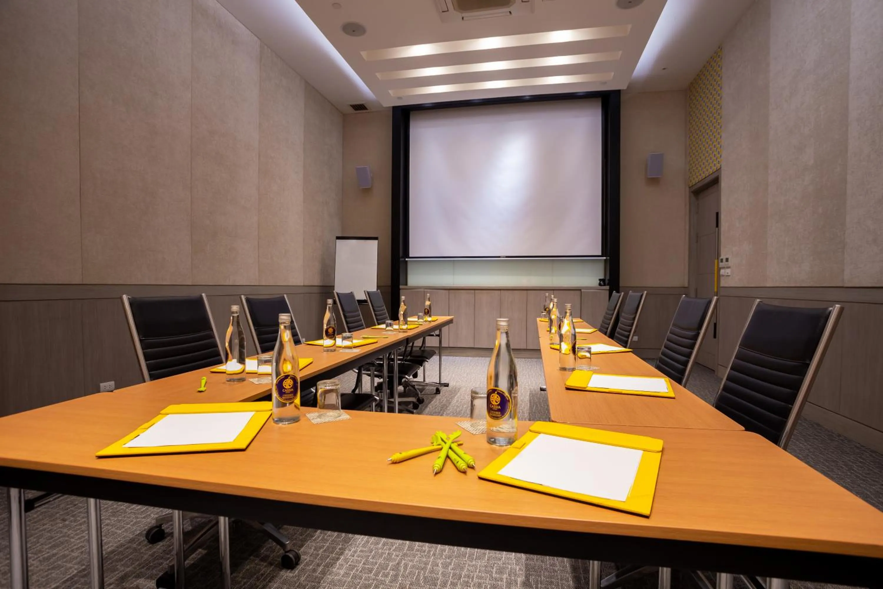Meeting/conference room in Cassia Phuket, part of Banyan Group
