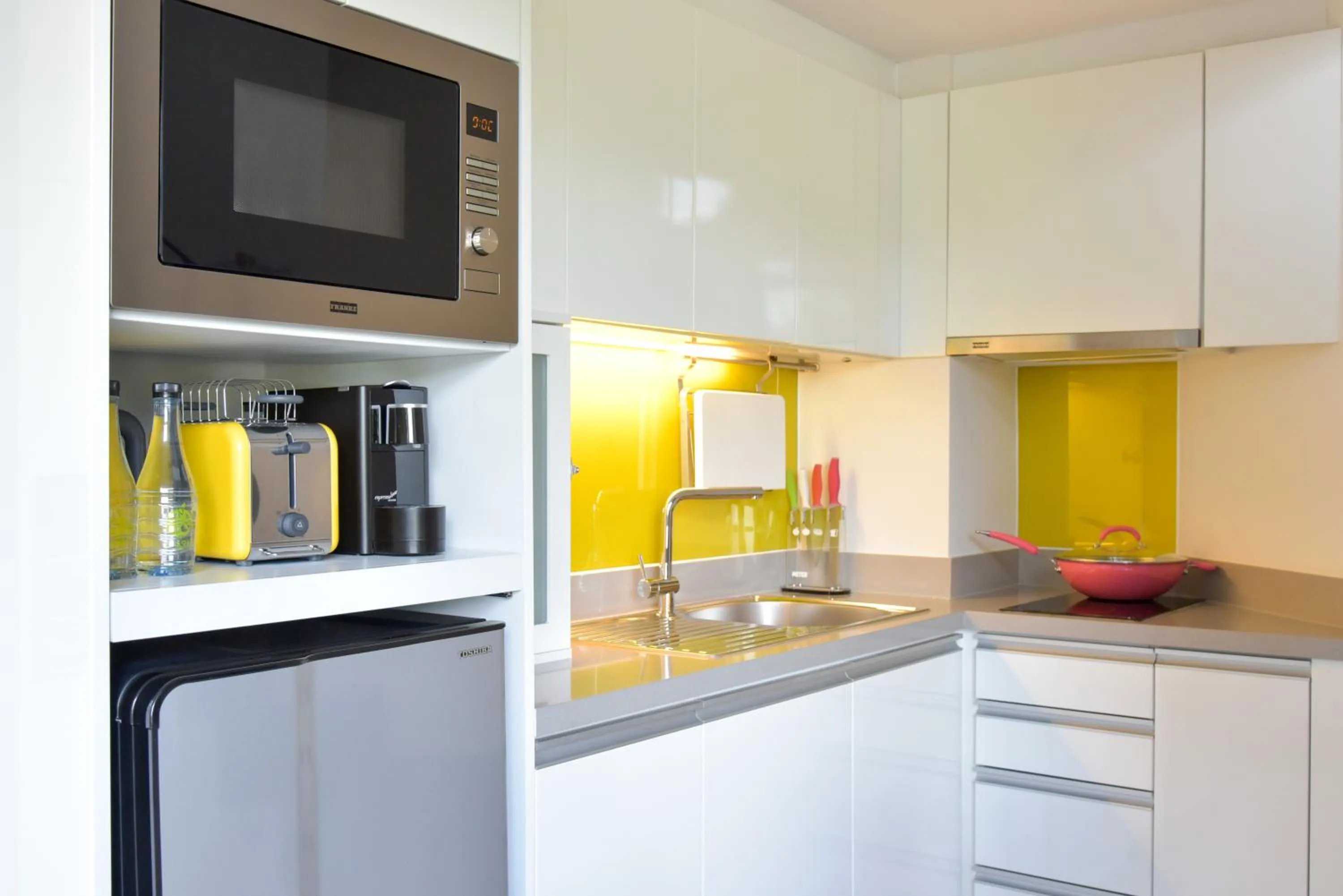 Kitchen or kitchenette in Cassia Phuket, part of Banyan Group