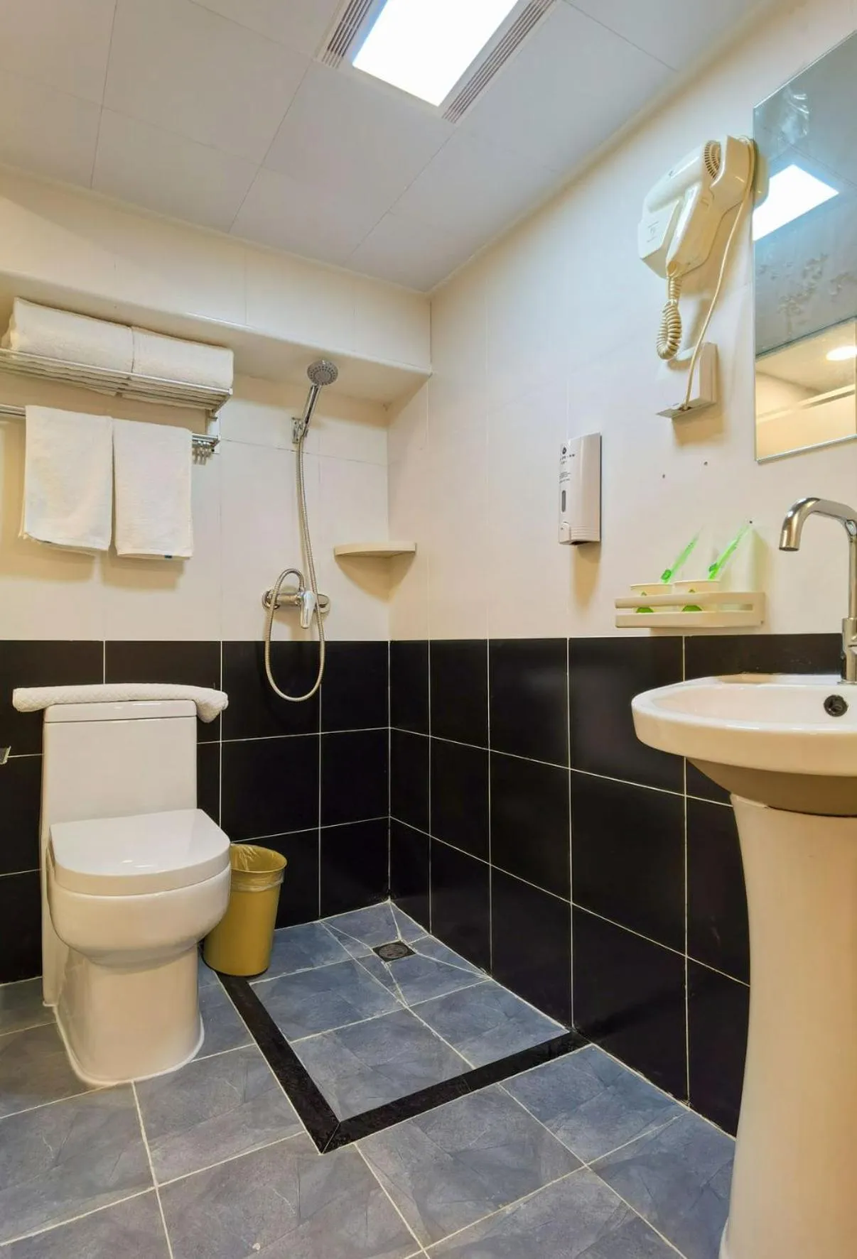 Hi Inn Beijing Chaoyangmen Army General Hospital