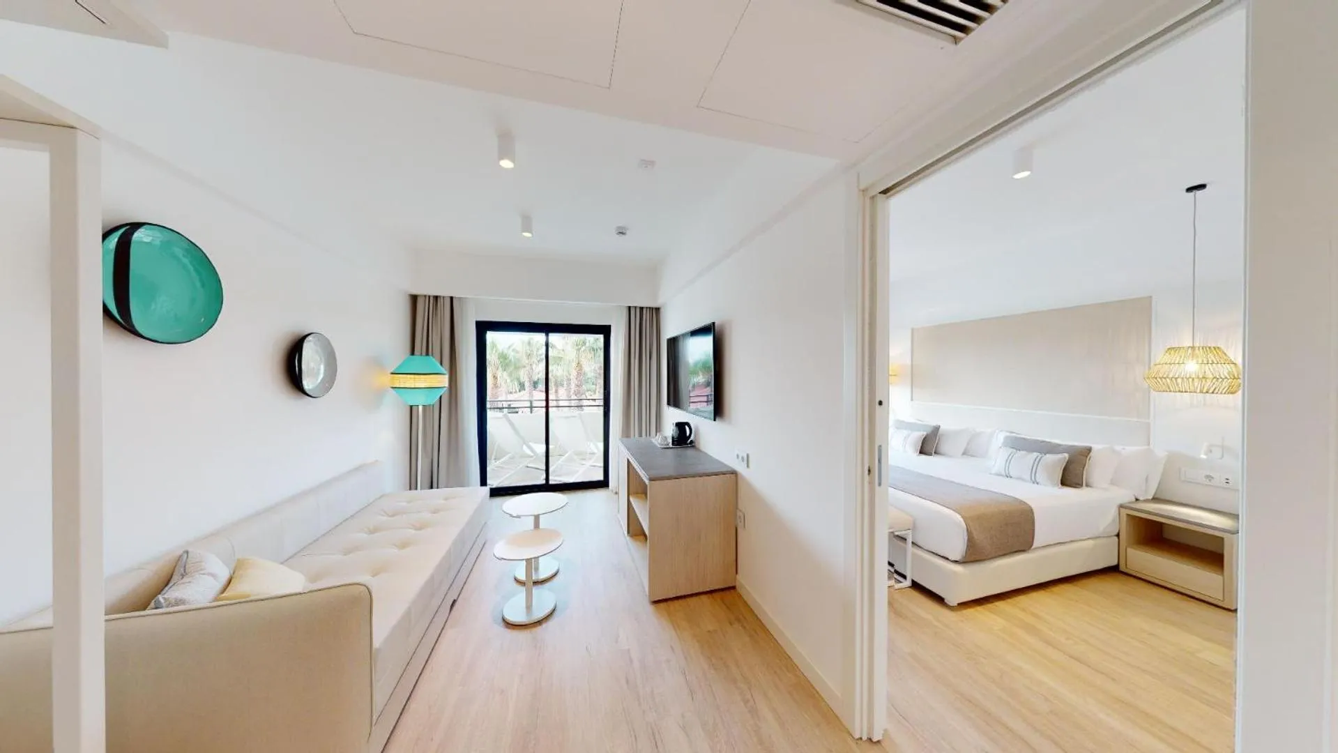 VIP, Bed in Grand Palladium Sicilia Resort & Spa