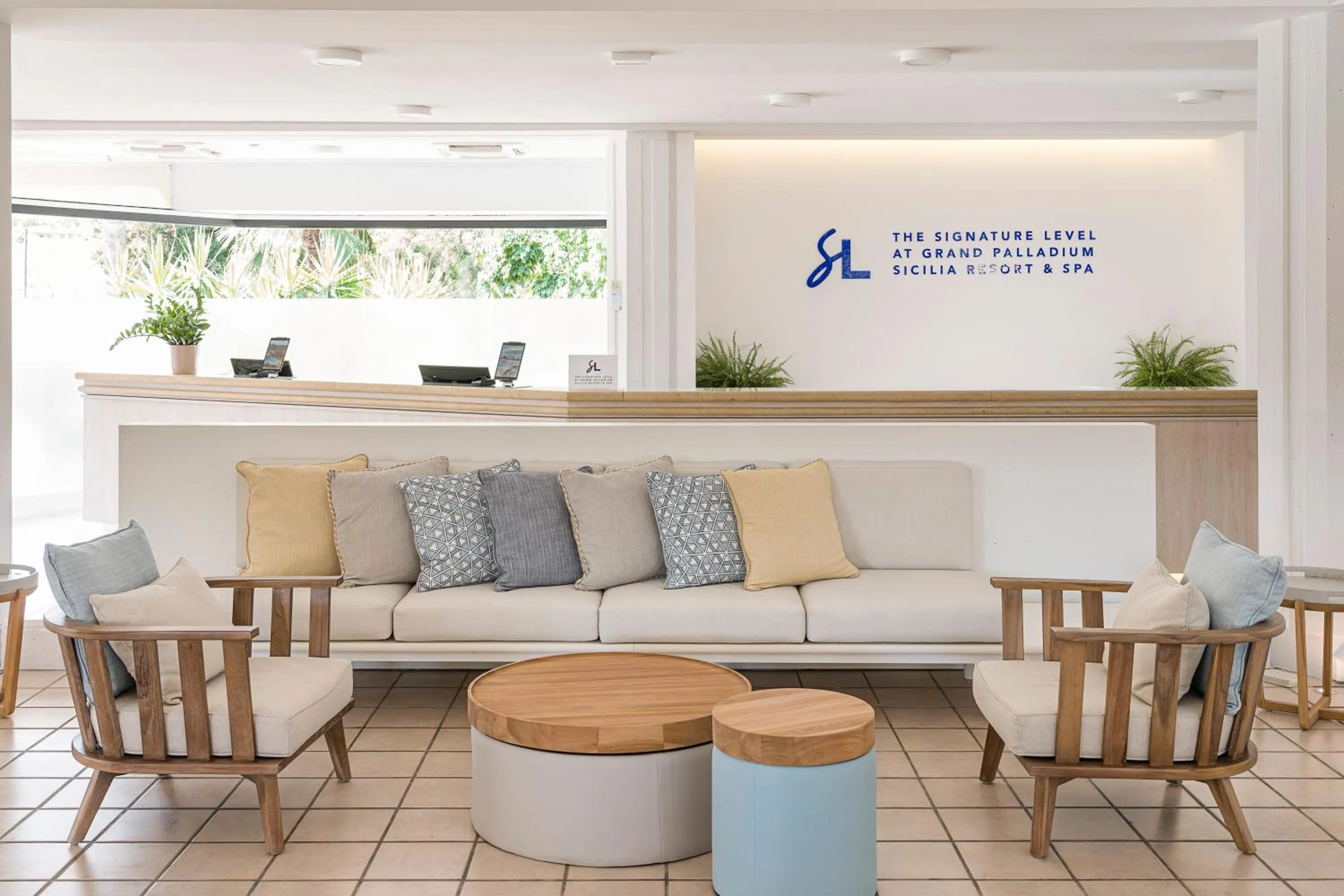 Lobby or reception in Grand Palladium Sicilia Resort & Spa