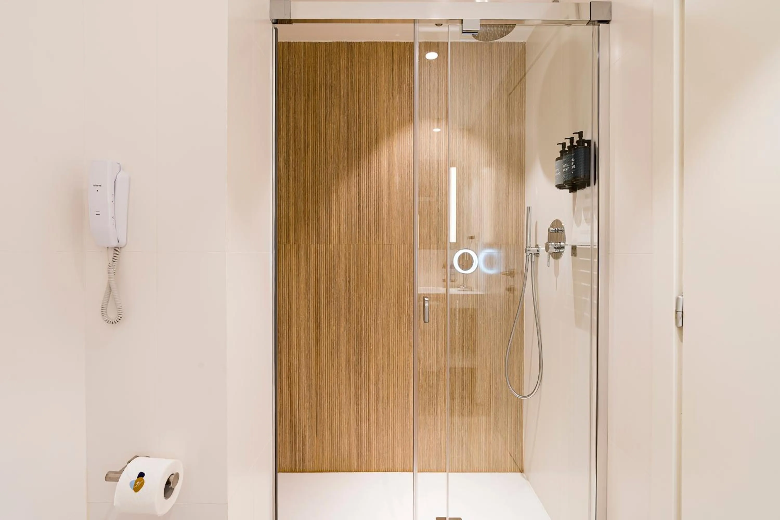 Shower in Grand Palladium Sicilia Resort & Spa