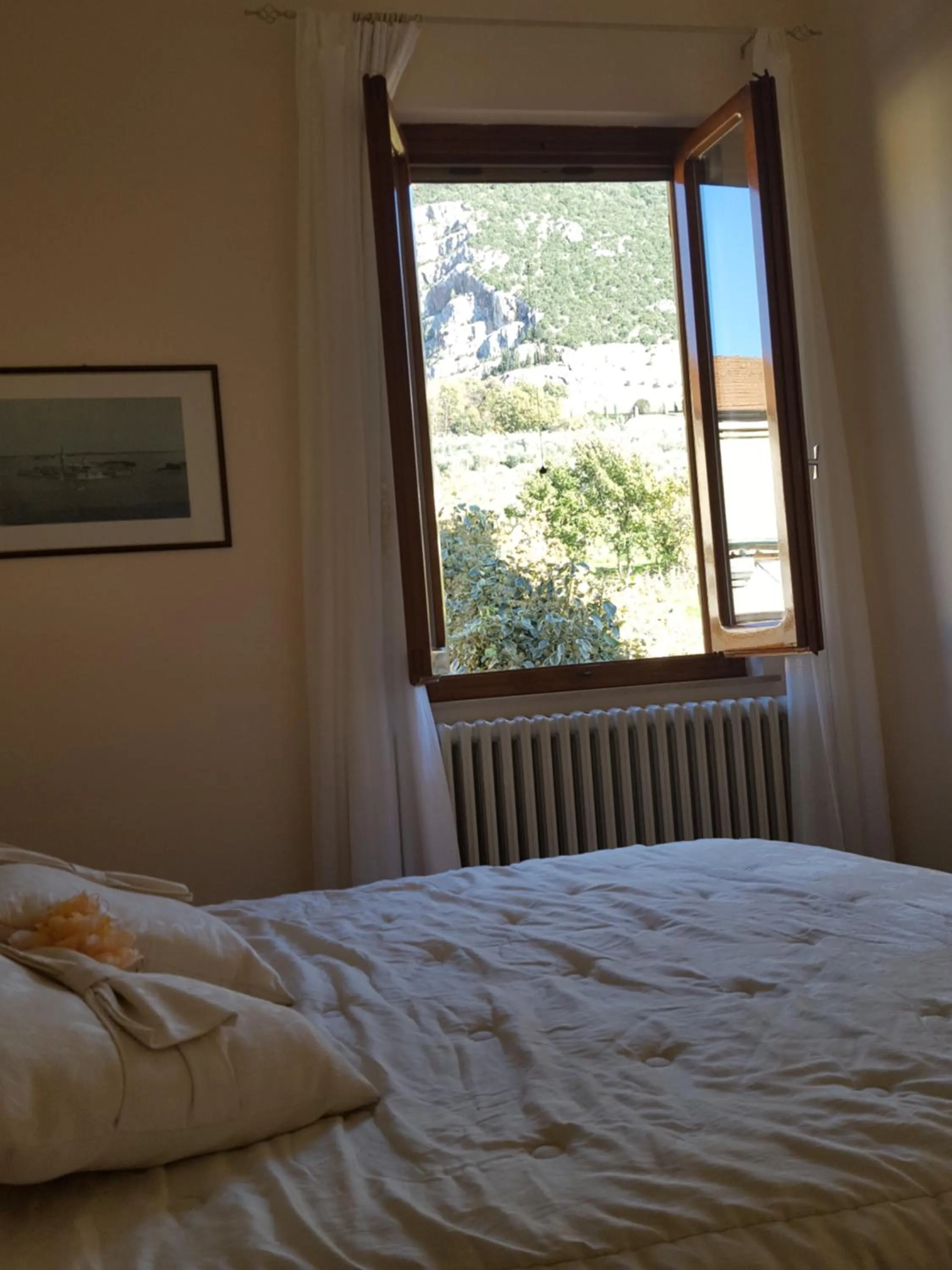Mountain view, Bed in B&B Via della Grotta