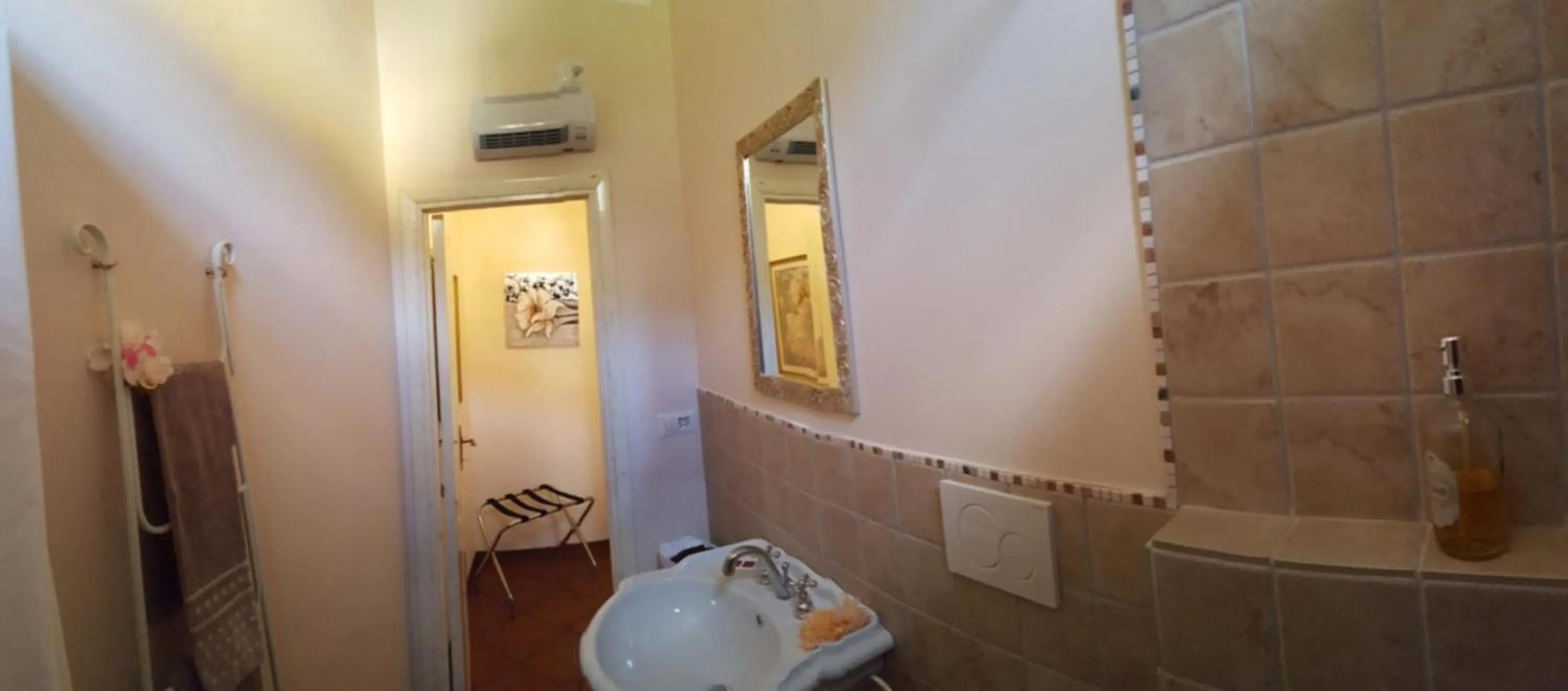 Bathroom in B&B Via della Grotta