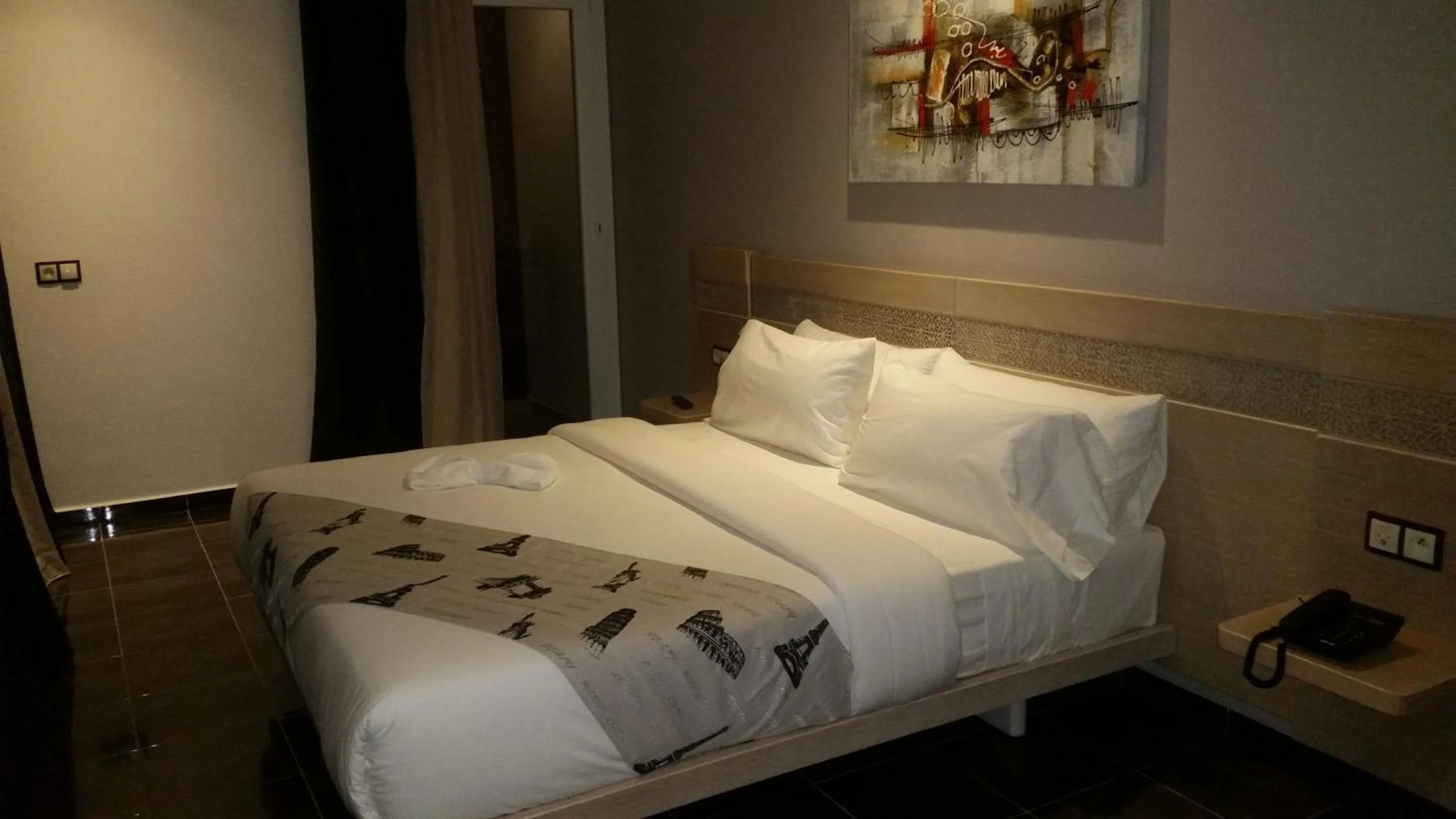 Night, Bed in Hotel A44