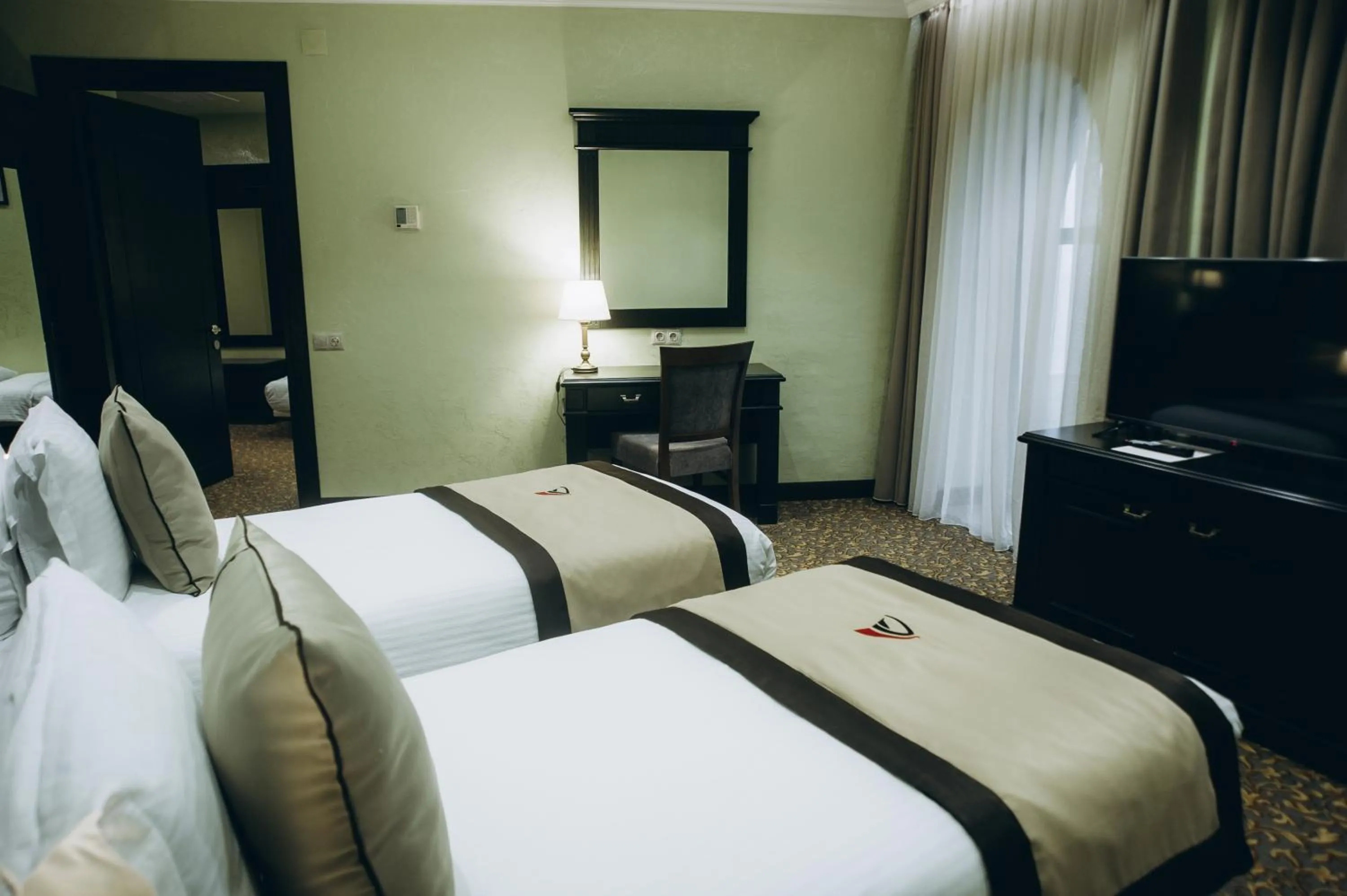 Bedroom, Bed in Colosseum Marina Hotel