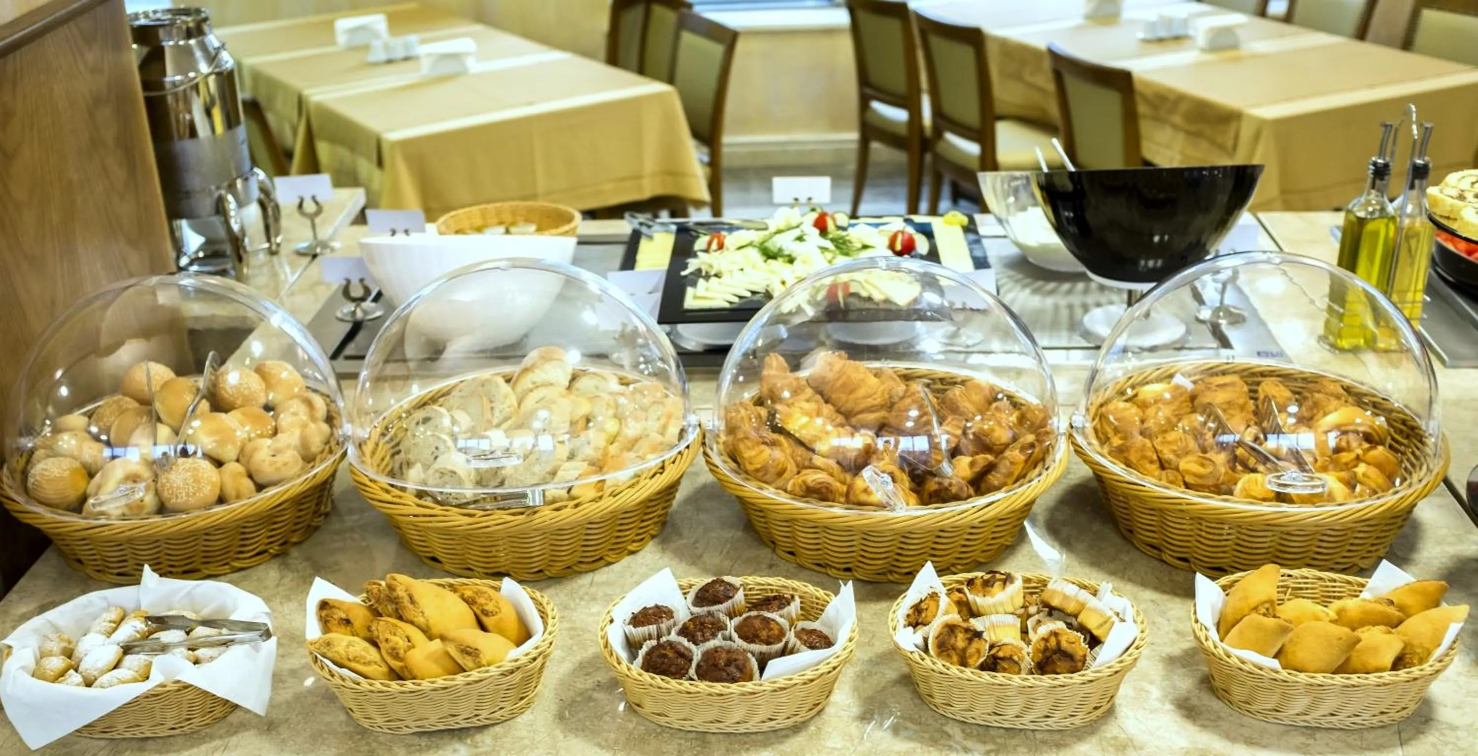 Buffet breakfast in Colosseum Marina Hotel