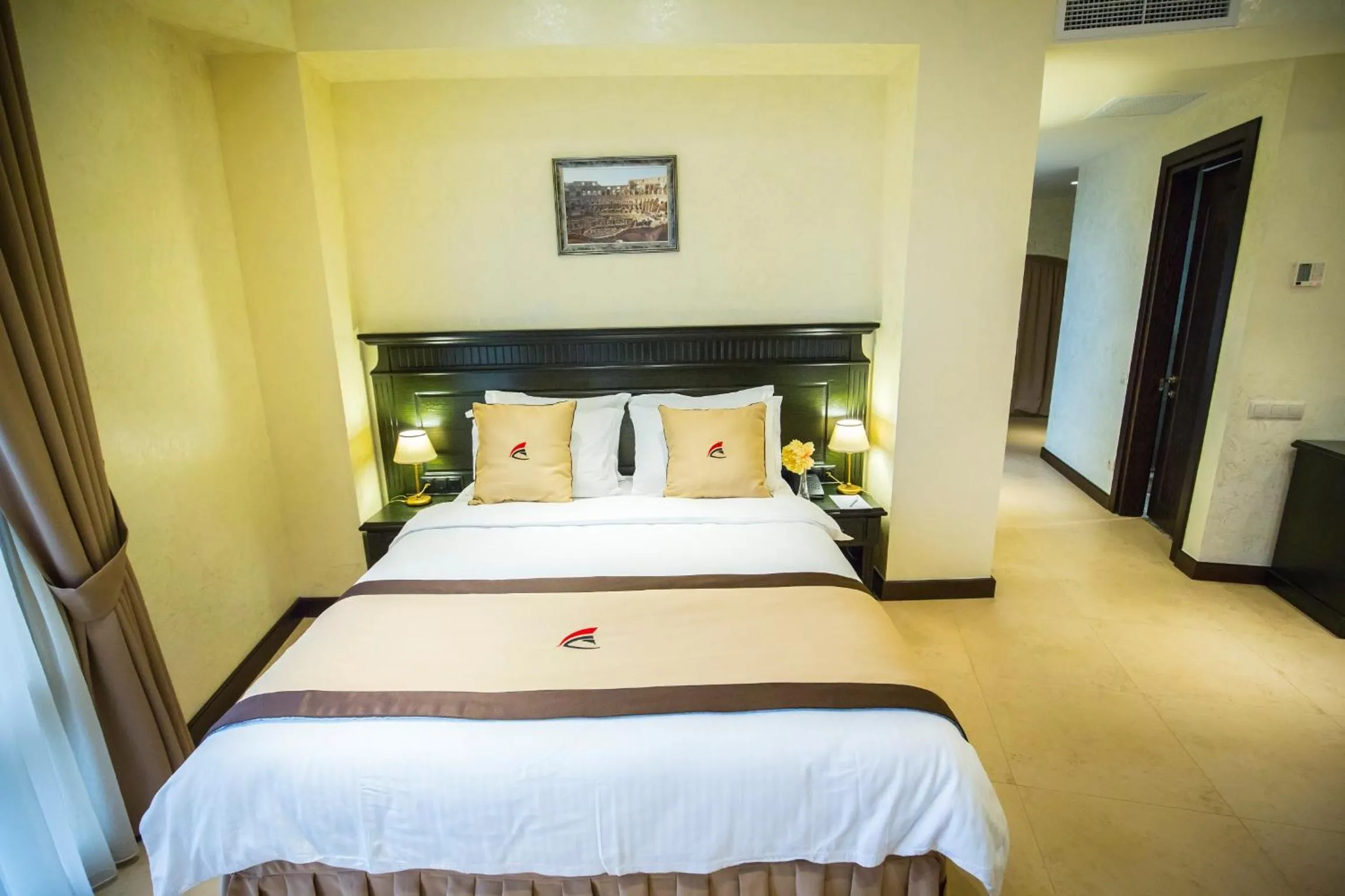 Bedroom, Bed in Colosseum Marina Hotel