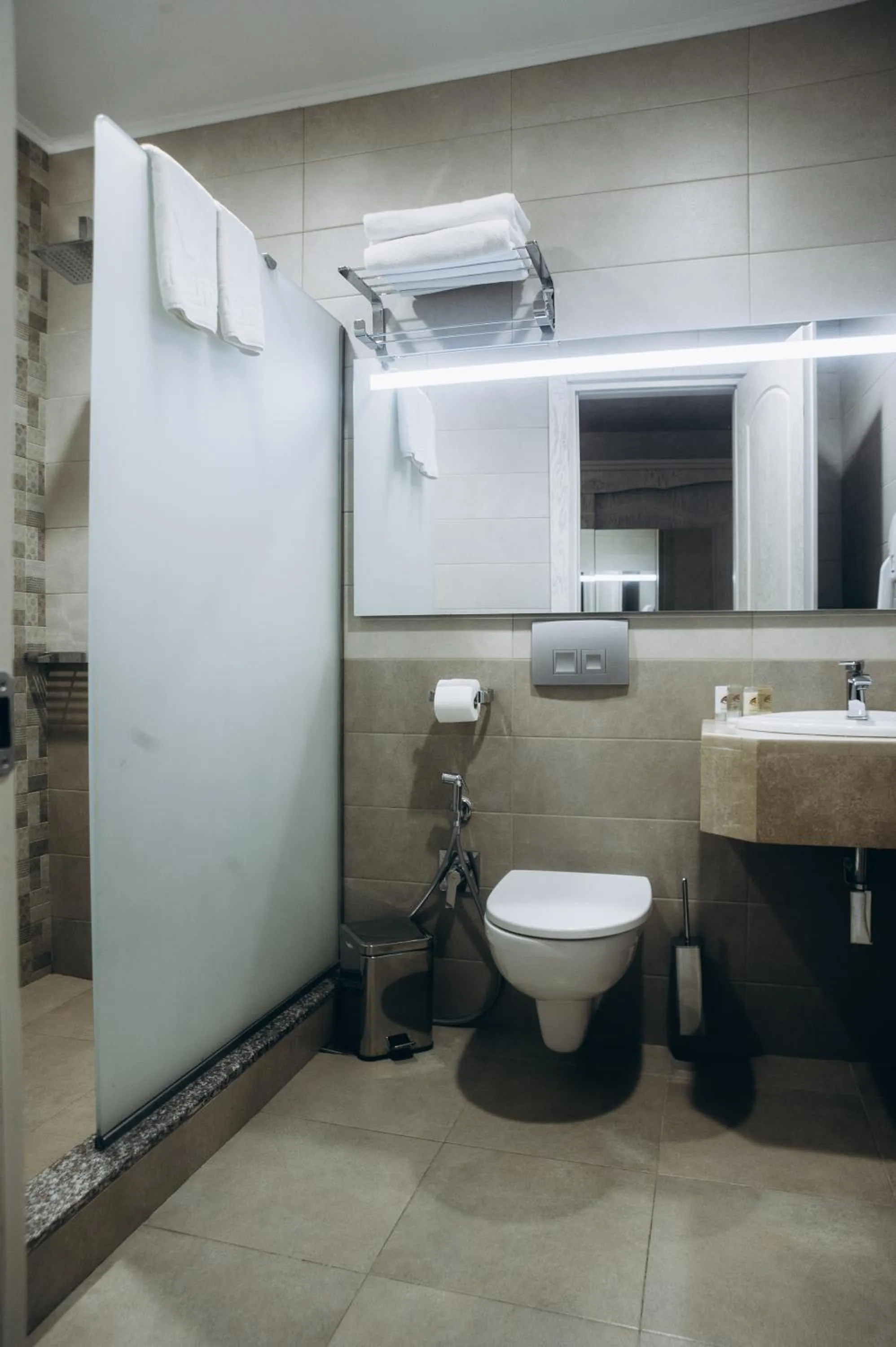 Shower in Colosseum Marina Hotel