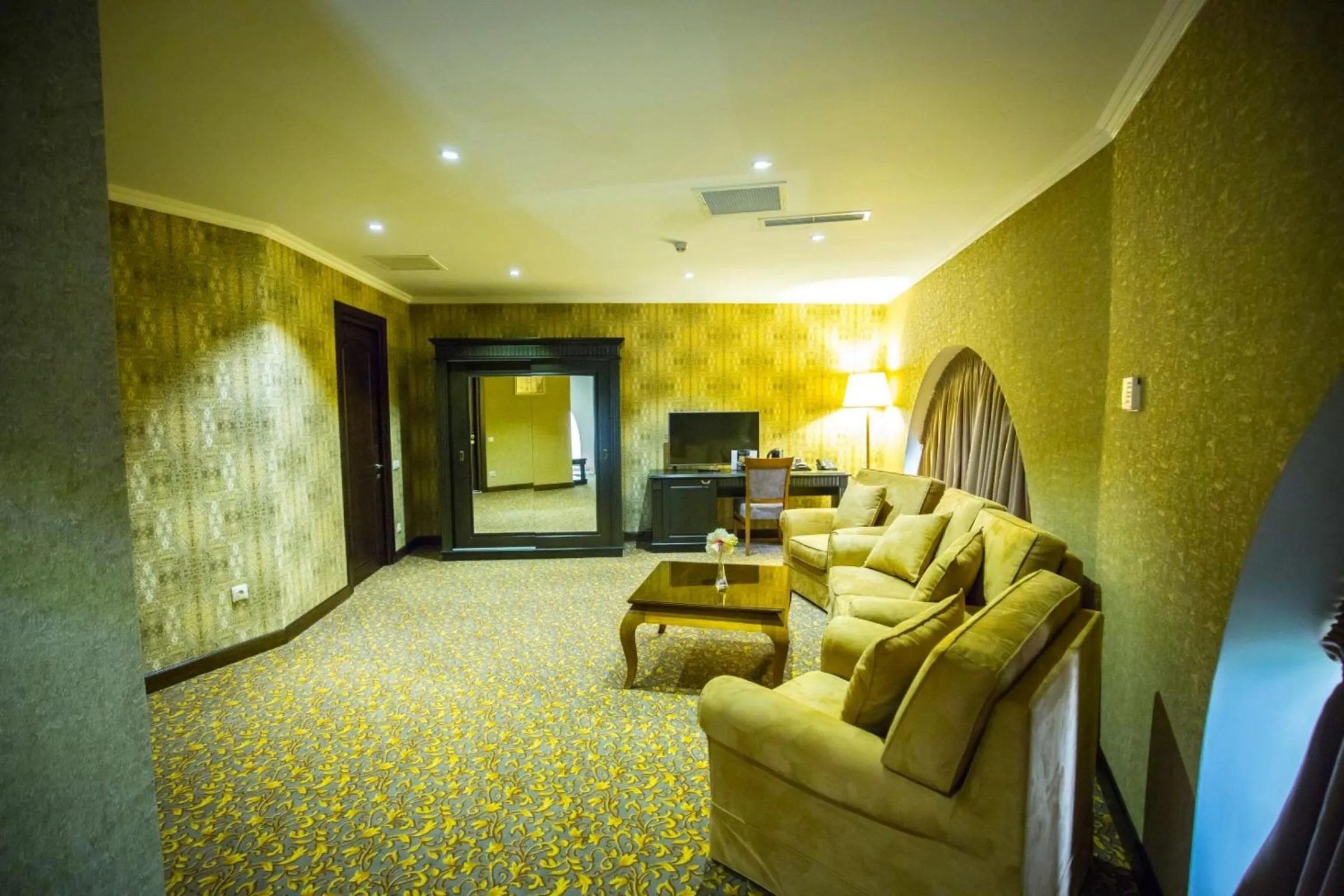 Living room in Colosseum Marina Hotel