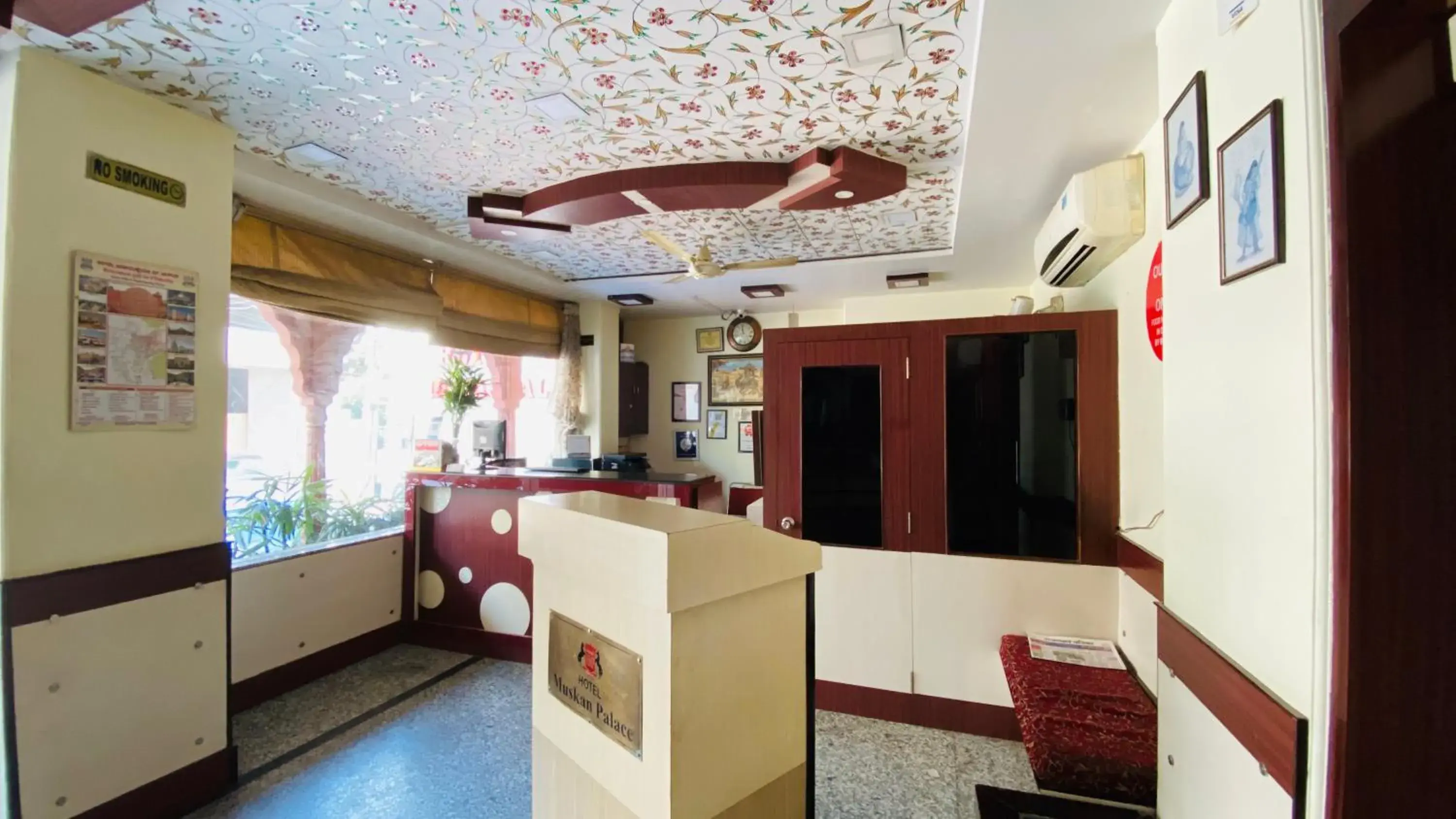 Lobby or reception in Hotel Muskan Palace Lobby or reception in Hotel Muskan Palace