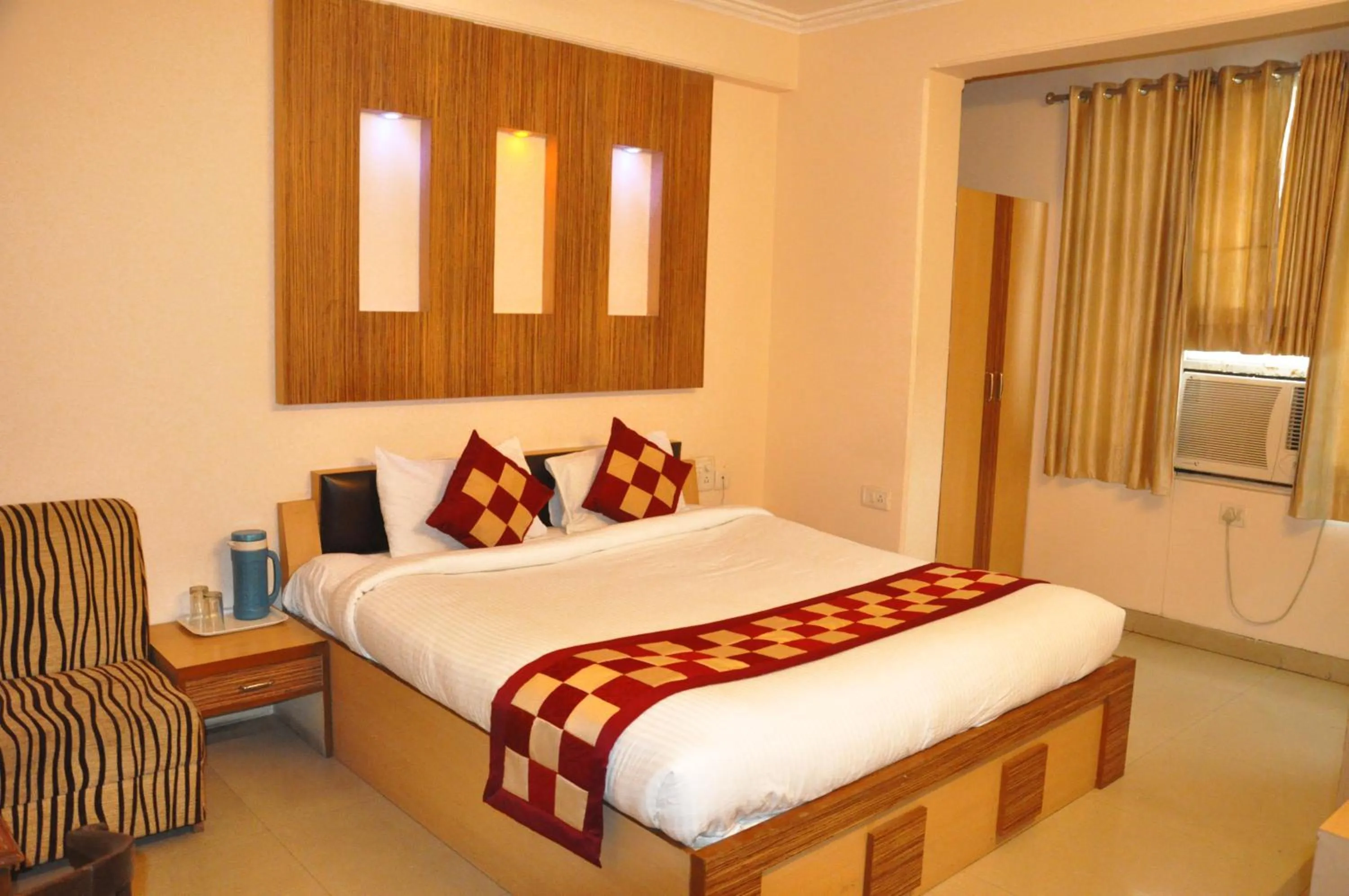 Bed in Hotel Muskan Palace