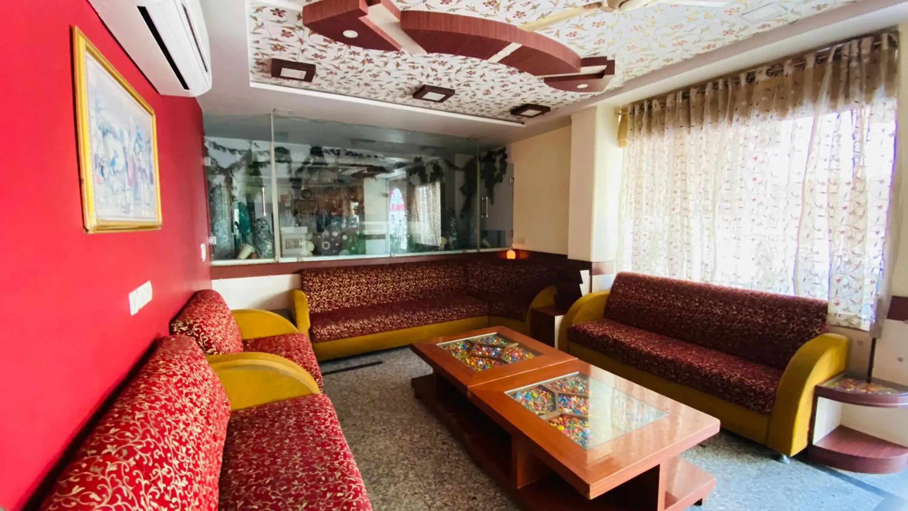 Lobby or reception in Hotel Muskan Palace Lobby or reception in Hotel Muskan Palace