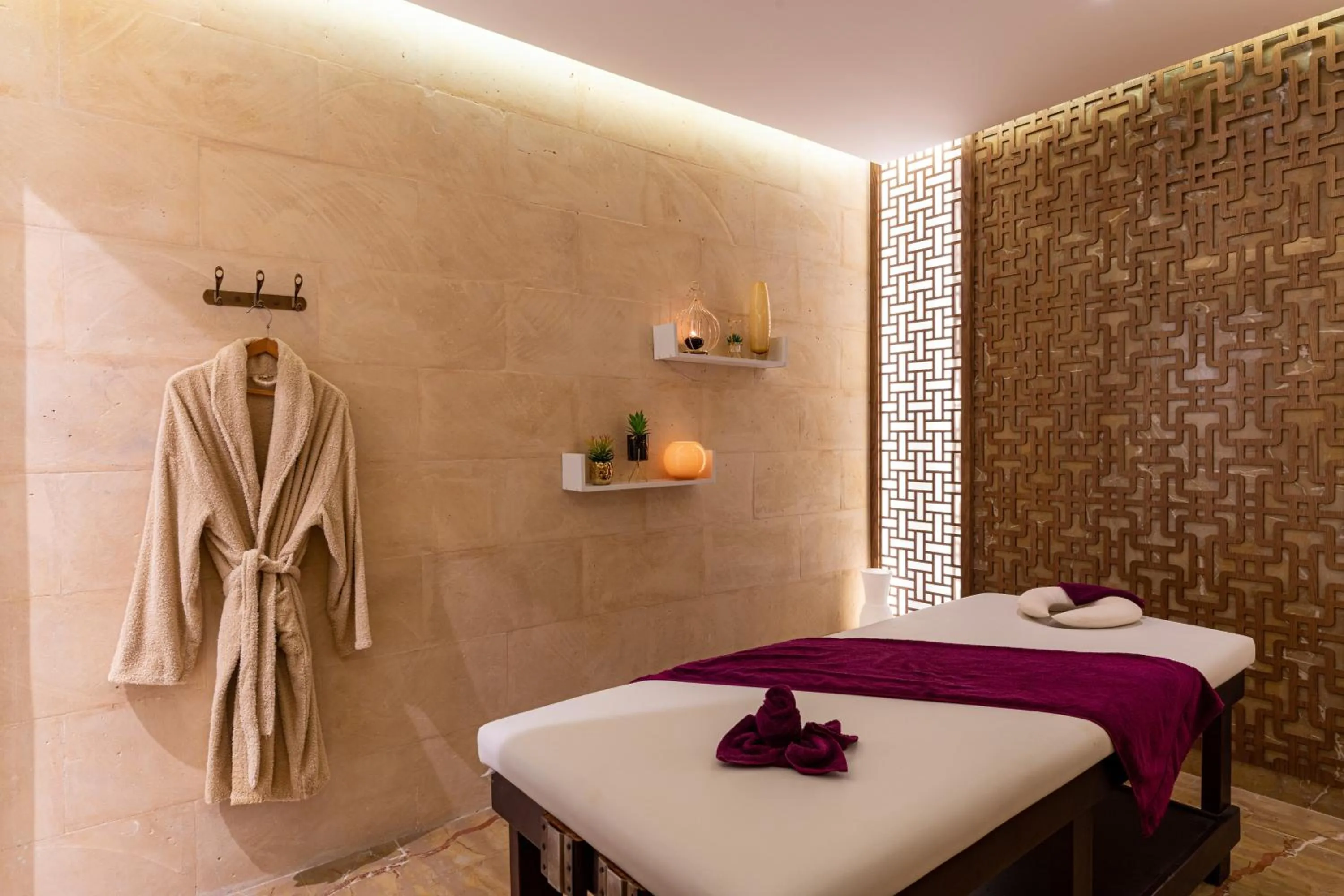 Spa and wellness centre/facilities, Bed in Ancient Sands Golf Resort and Residences