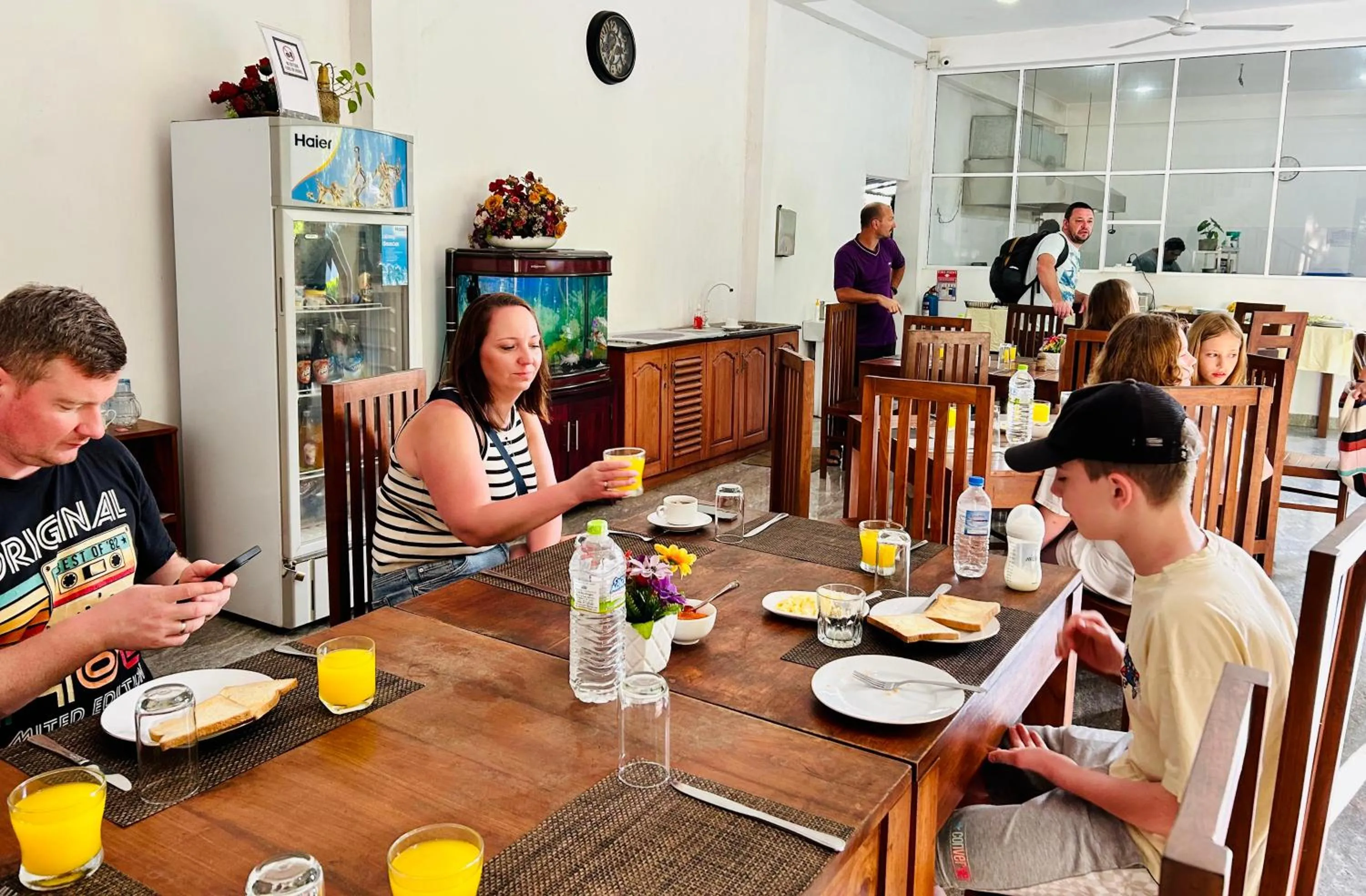 Restaurant/places to eat in Salubrious Resort