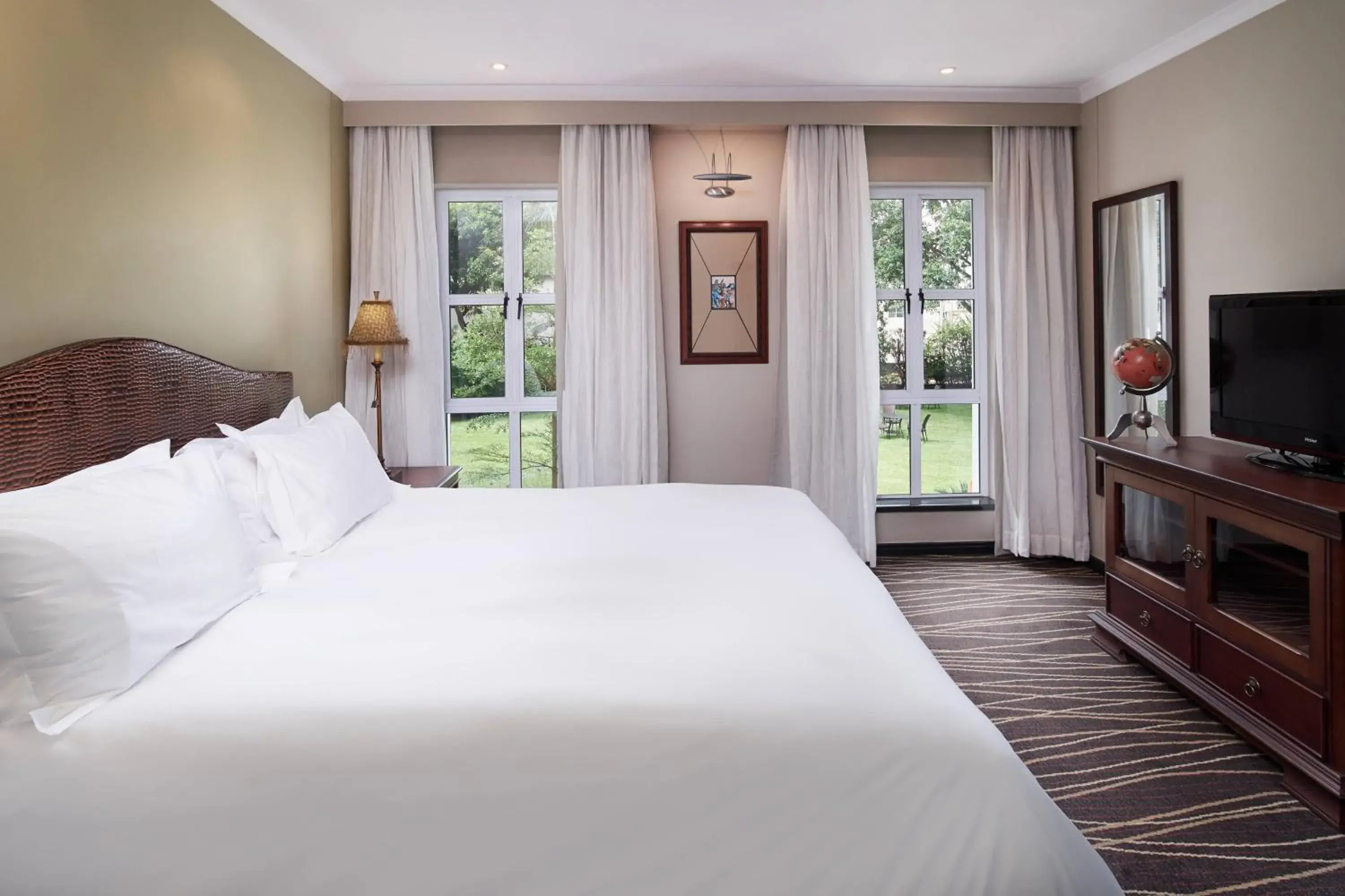 Luxury Suite in Protea Hotel by Marriott Blantyre Ryalls Luxury Suite in Protea Hotel by Marriott Blantyre Ryalls