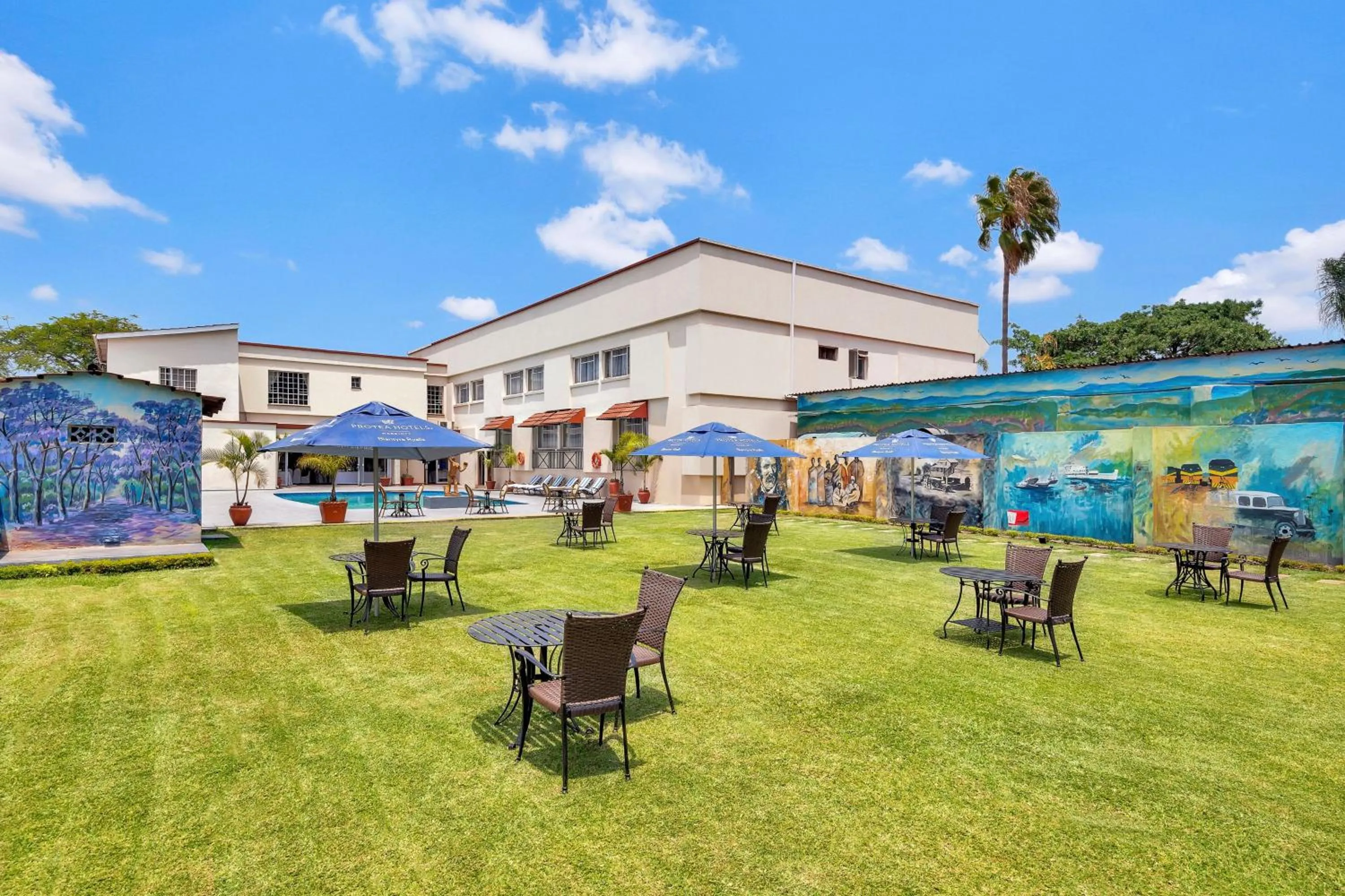 Swimming pool in Protea Hotel by Marriott Blantyre Ryalls