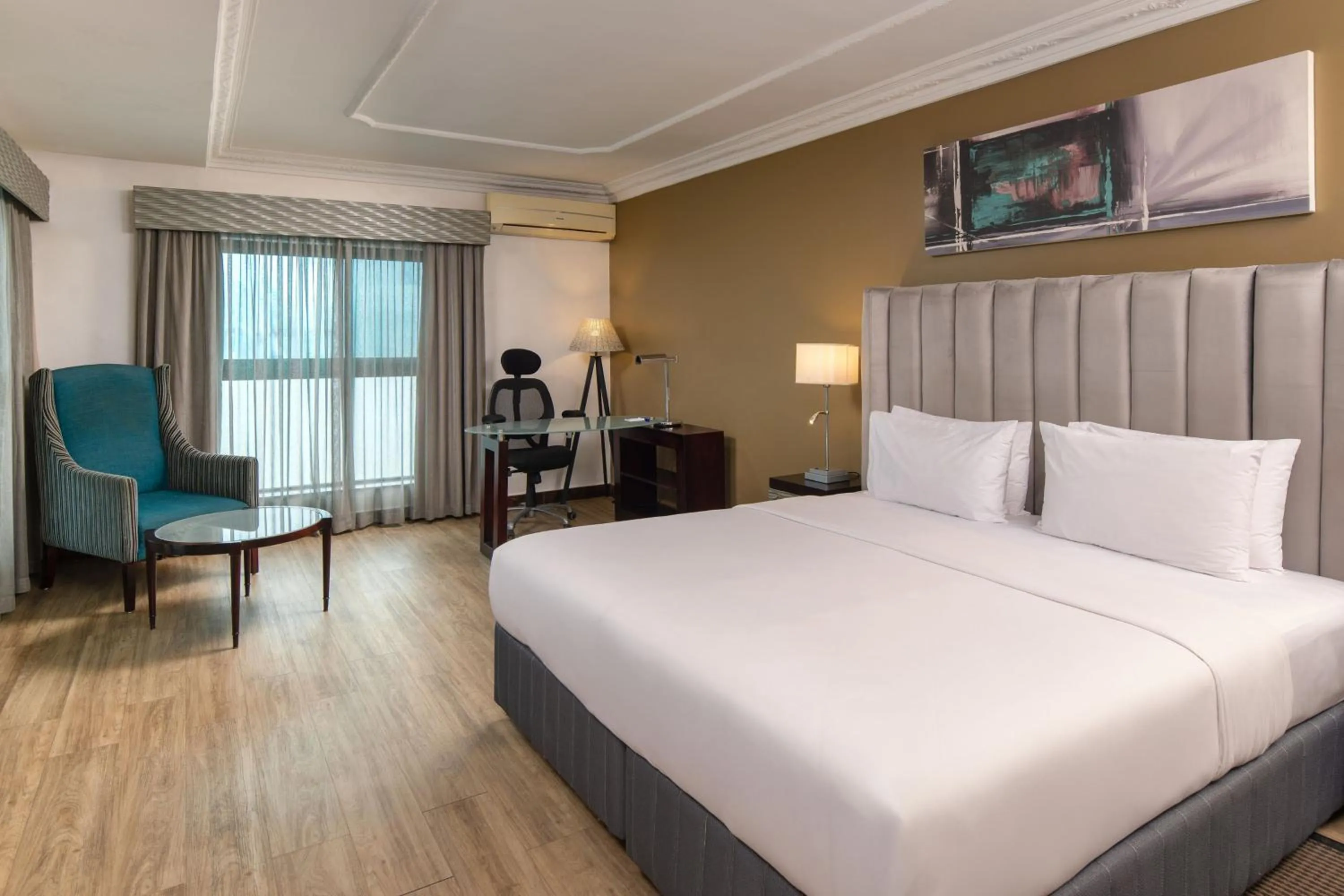 Photo of the whole room, Bed in Protea Hotel by Marriott Lagos Kuramo Waters