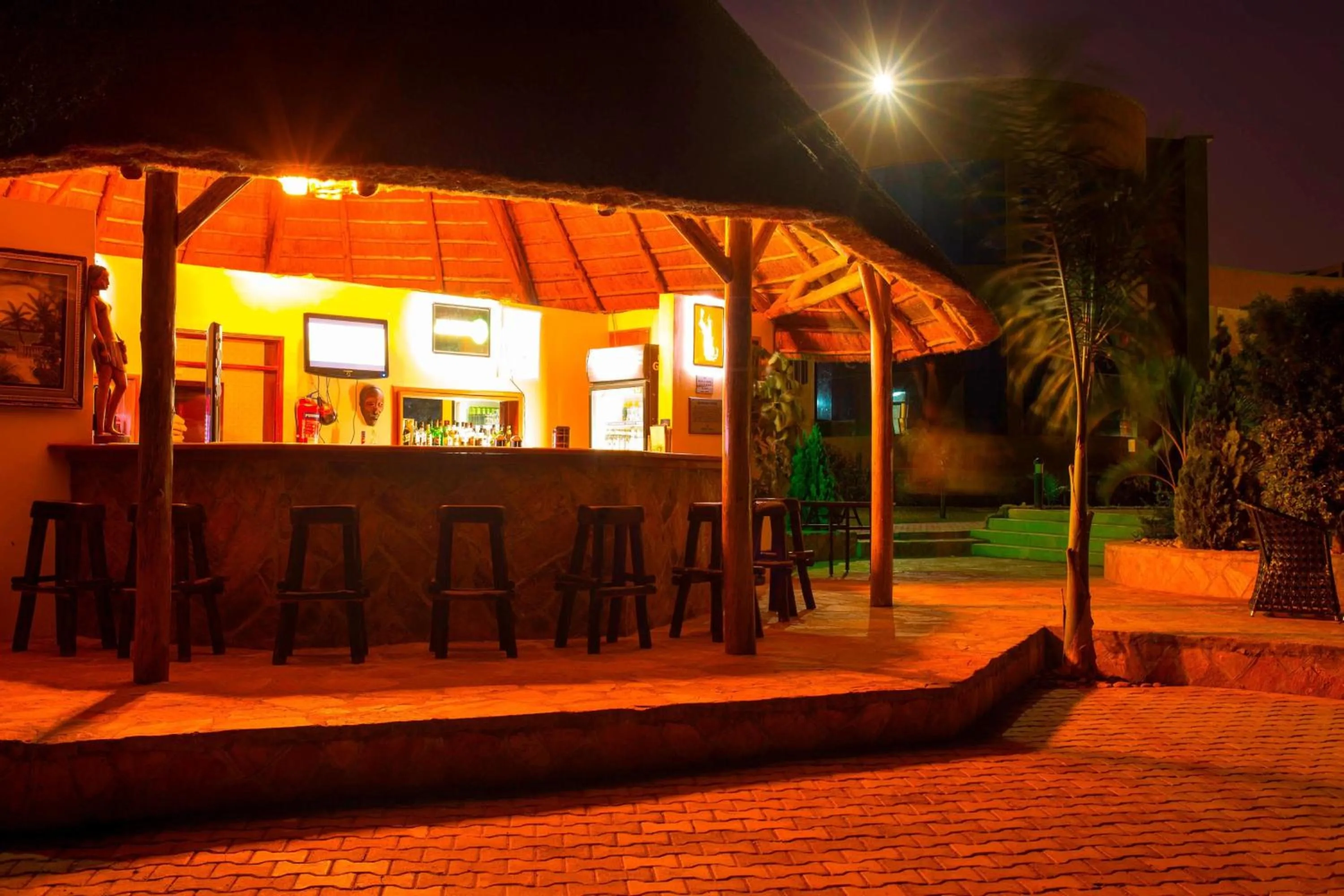 Lounge or bar in Protea Hotel by Marriott Entebbe