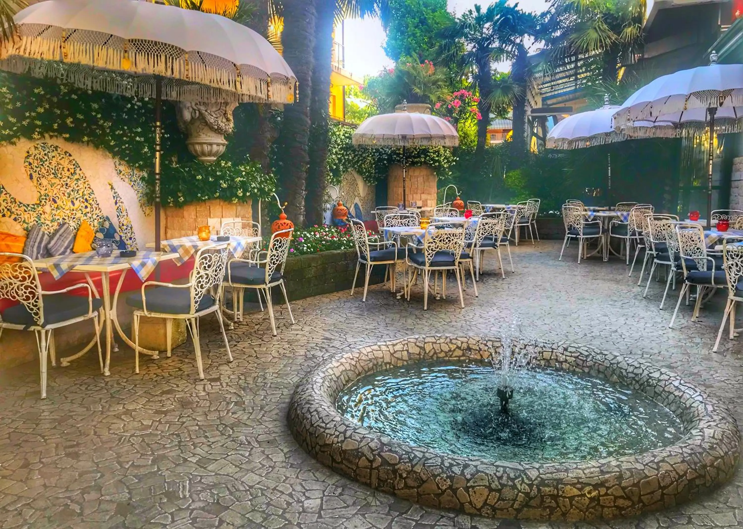 Lounge or bar in Milton Boutique Hotel - Adults Only