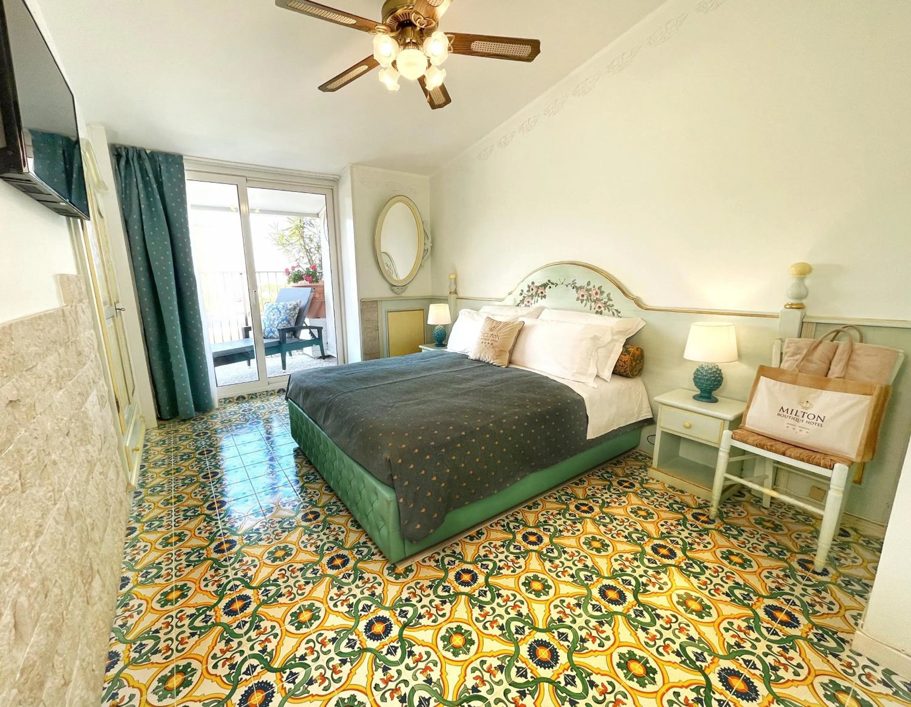 Bedroom, Bed in Milton Boutique Hotel - Adults Only