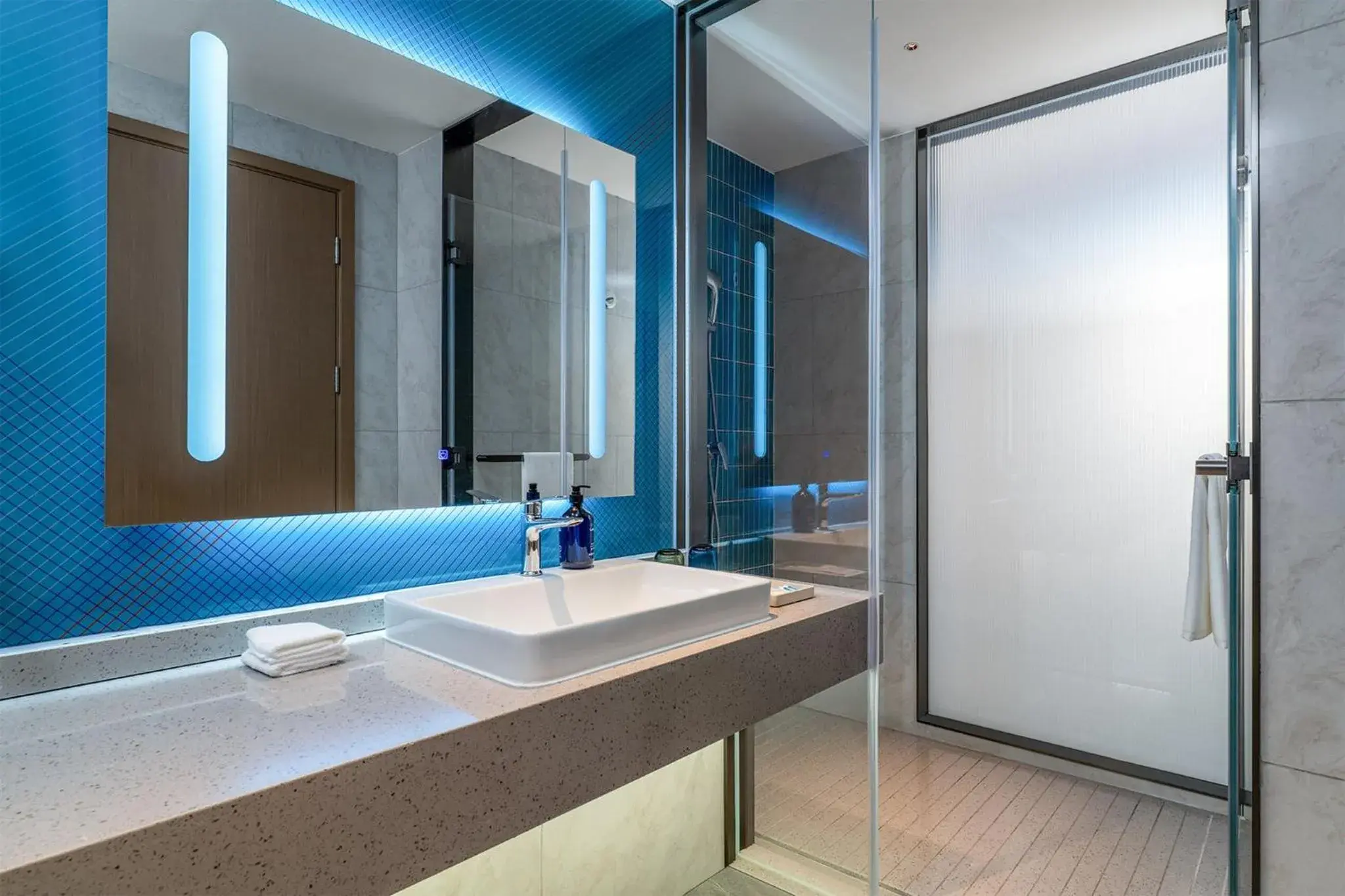 Standard Double Room with Two Double Beds in Holiday Inn Express Sihui City Center Standard Double Room with Two Double Beds in Holiday Inn Express Sihui City Center