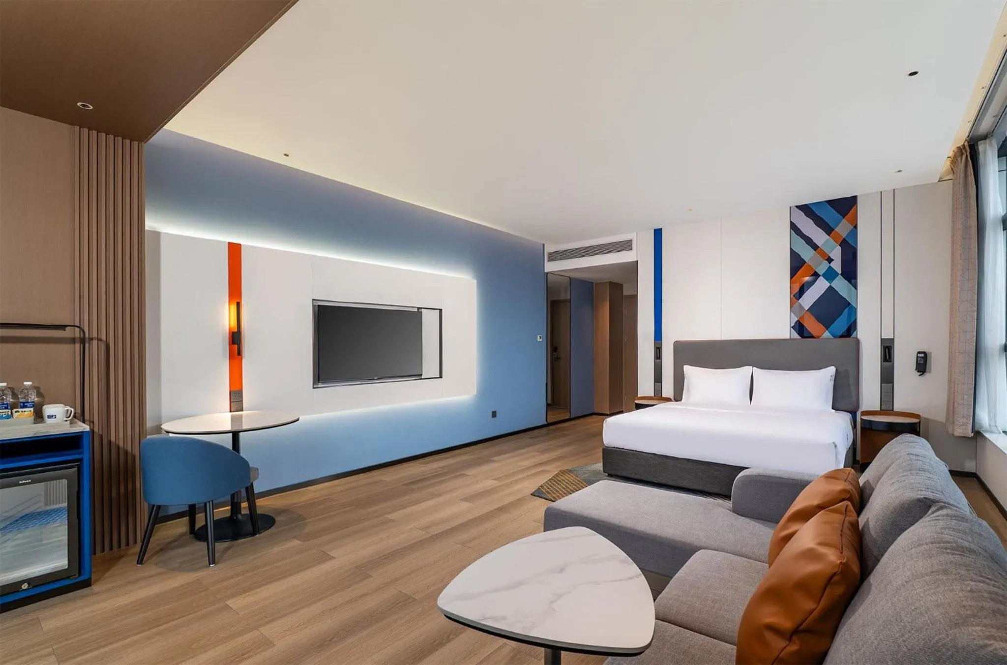 Photo of the whole room, Bed in Holiday Inn Express Sihui City Center