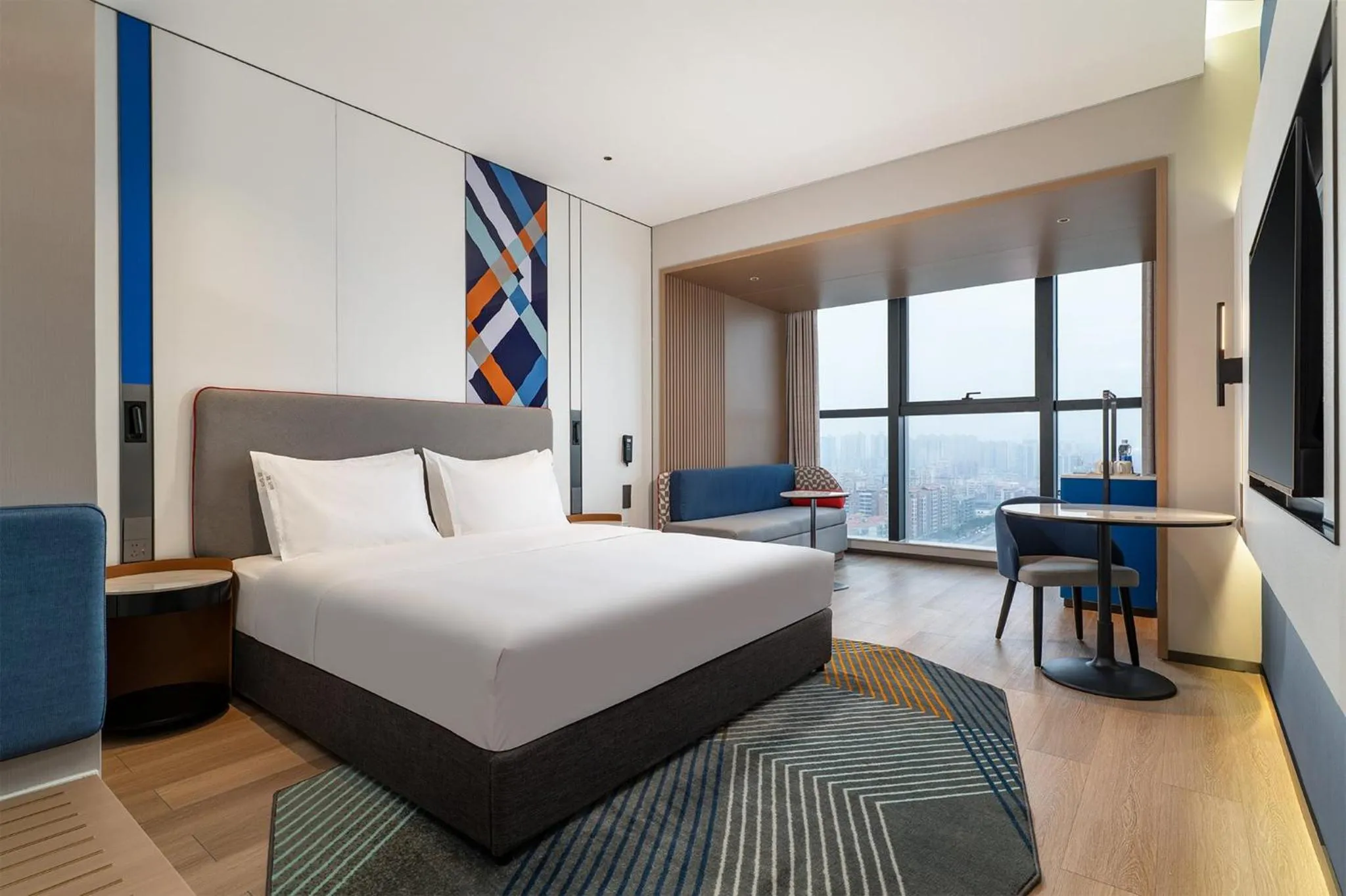 Photo of the whole room, Bed in Holiday Inn Express Sihui City Center