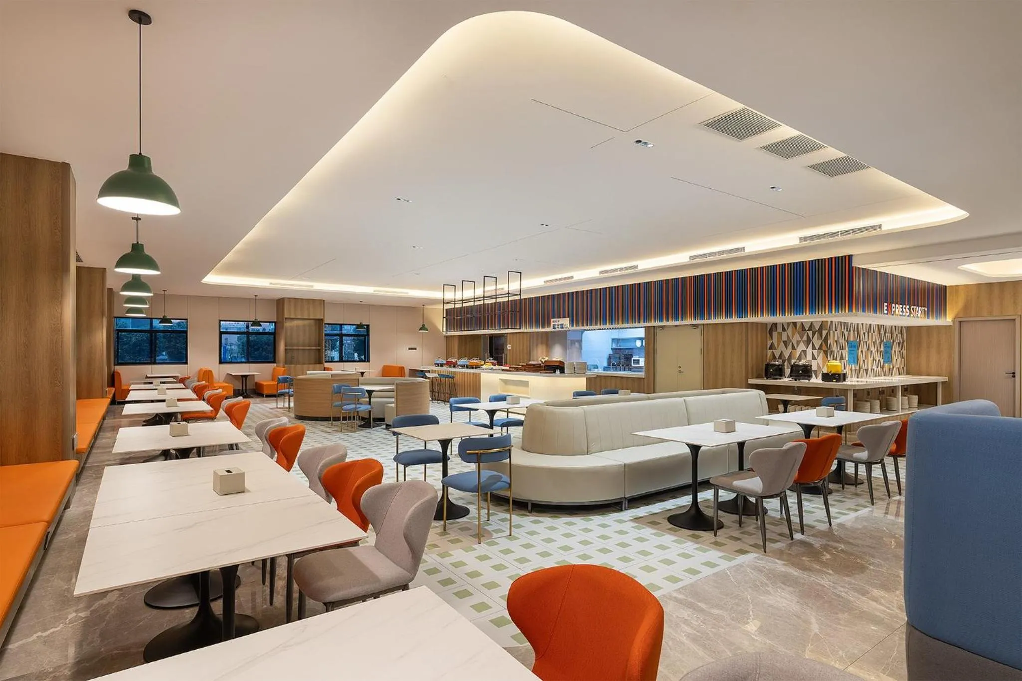 Restaurant/places to eat in Holiday Inn Express Sihui City Center