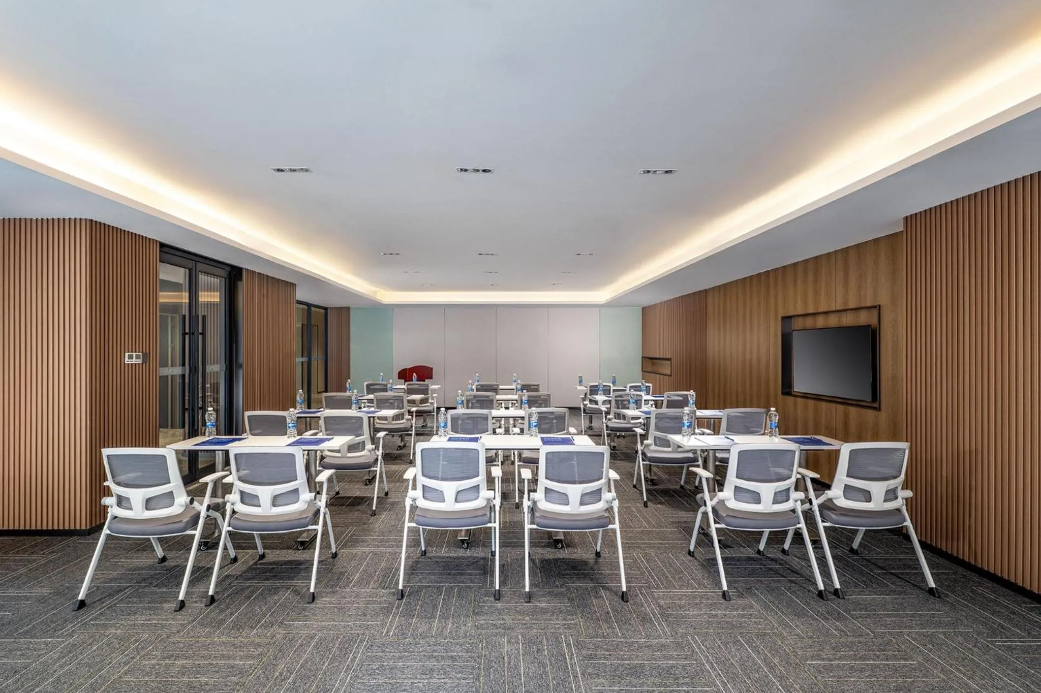 Meeting/conference room in Holiday Inn Express Sihui City Center