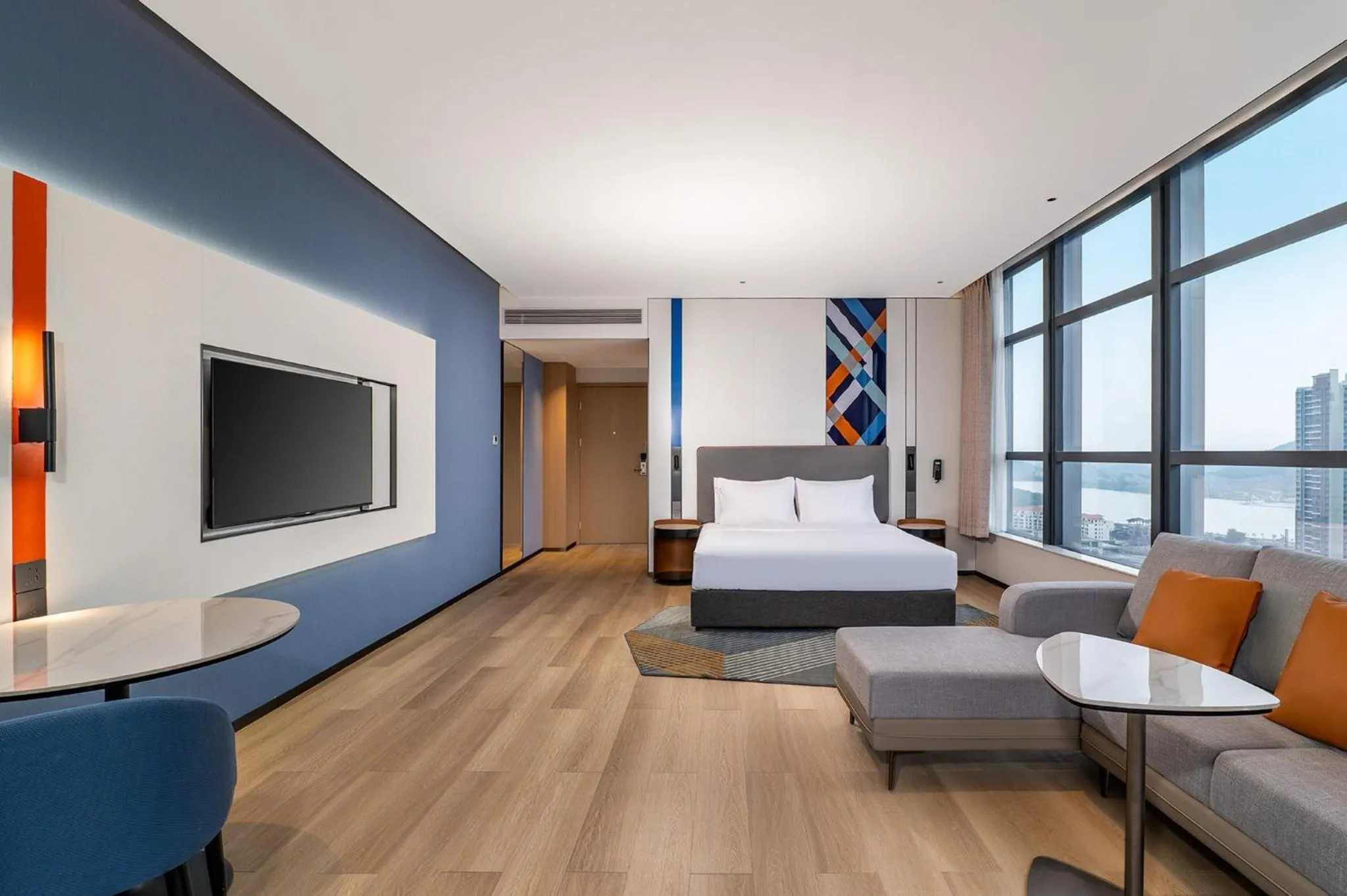 Photo of the whole room, Bed in Holiday Inn Express Sihui City Center
