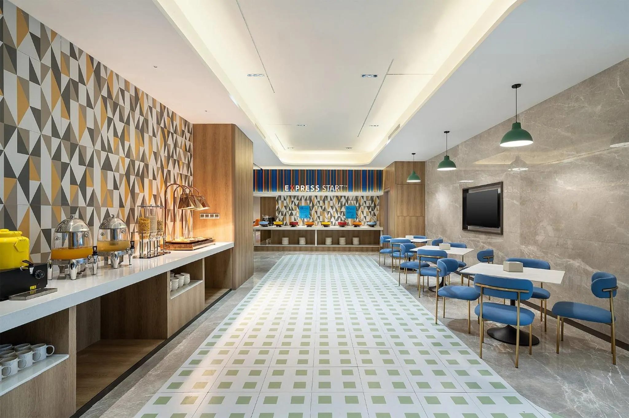 Restaurant/places to eat in Holiday Inn Express Sihui City Center
